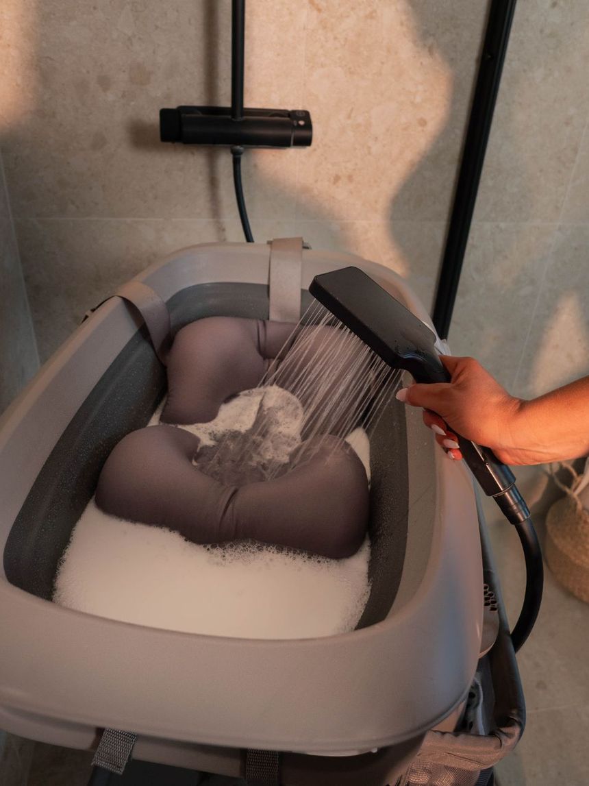 Twistshake βρεφικό μπανάκι με μειωτή και βοηθητική κανάτα faded grey 32-08-78146 - Twistshake