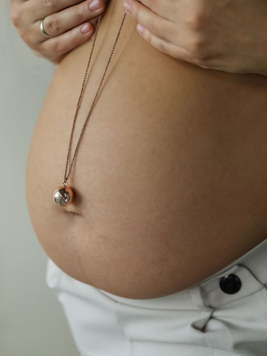 Proud mama μενταγιόν bola eva babybell glowing πατουσάκια pink pm-617 - Proud Mama
