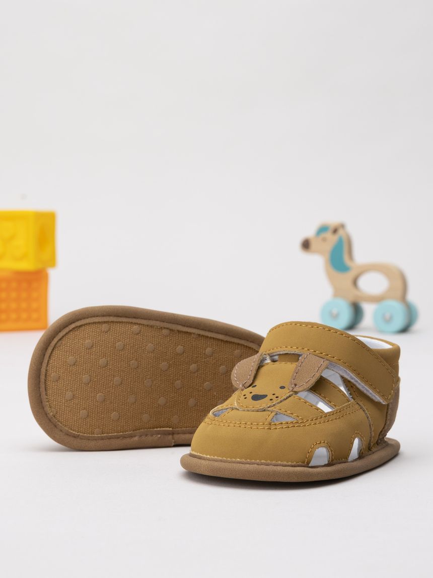 βρεφικά παπούτσια αγκαλιάς καφέ με σκυλάκια για αγόρι - Prénatal