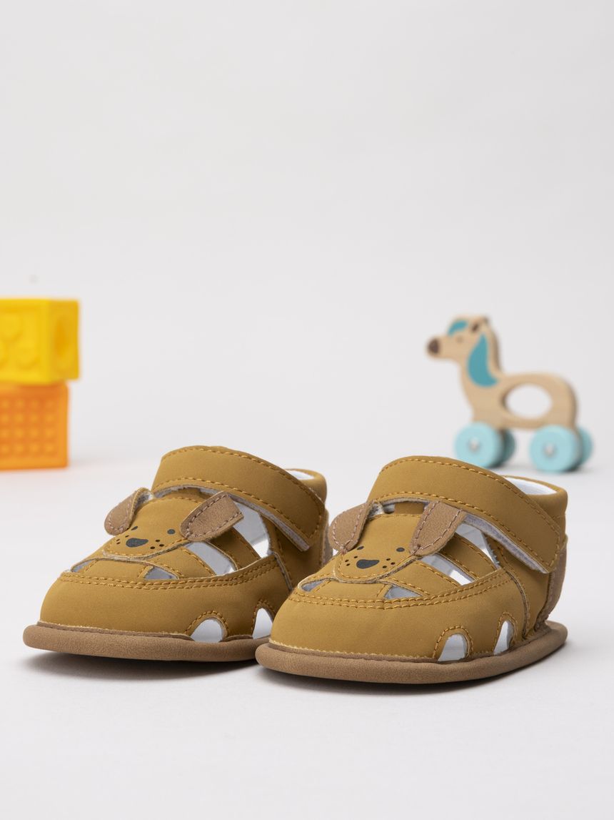 βρεφικά παπούτσια αγκαλιάς καφέ με σκυλάκια για αγόρι - Prénatal