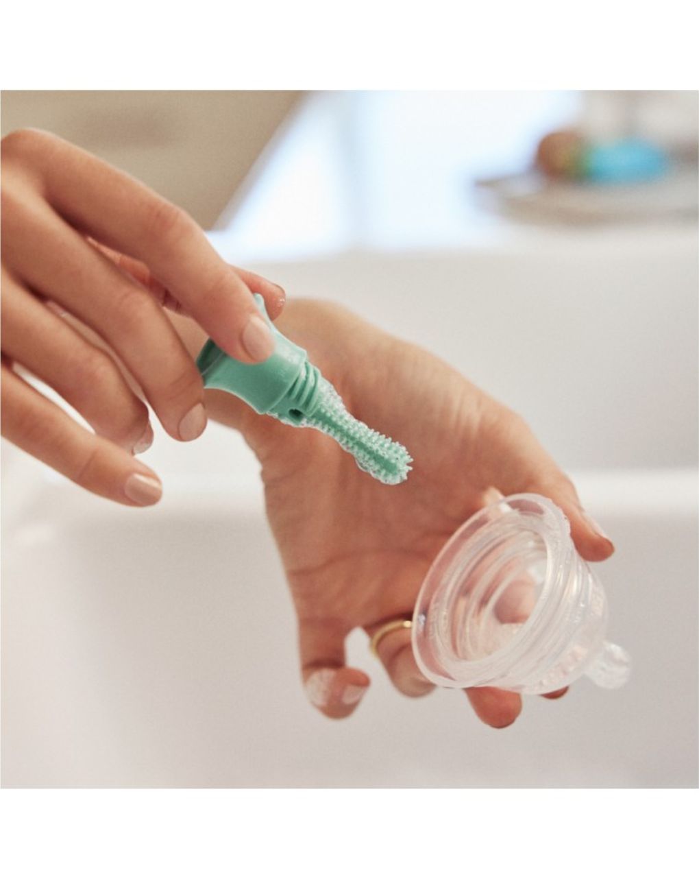 Munchkin βουρτσάκι καθαρισμού για μπιμπερό-θηλές 11096 (2 χρώματα) - Munchkin