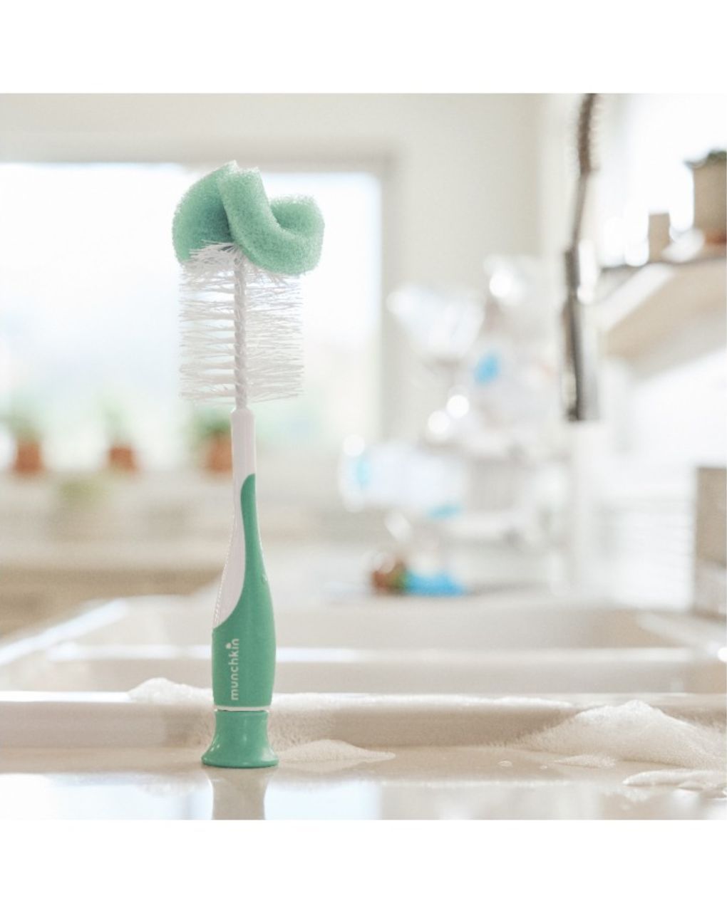 Munchkin βουρτσάκι καθαρισμού για μπιμπερό-θηλές 11096 (2 χρώματα) - Munchkin