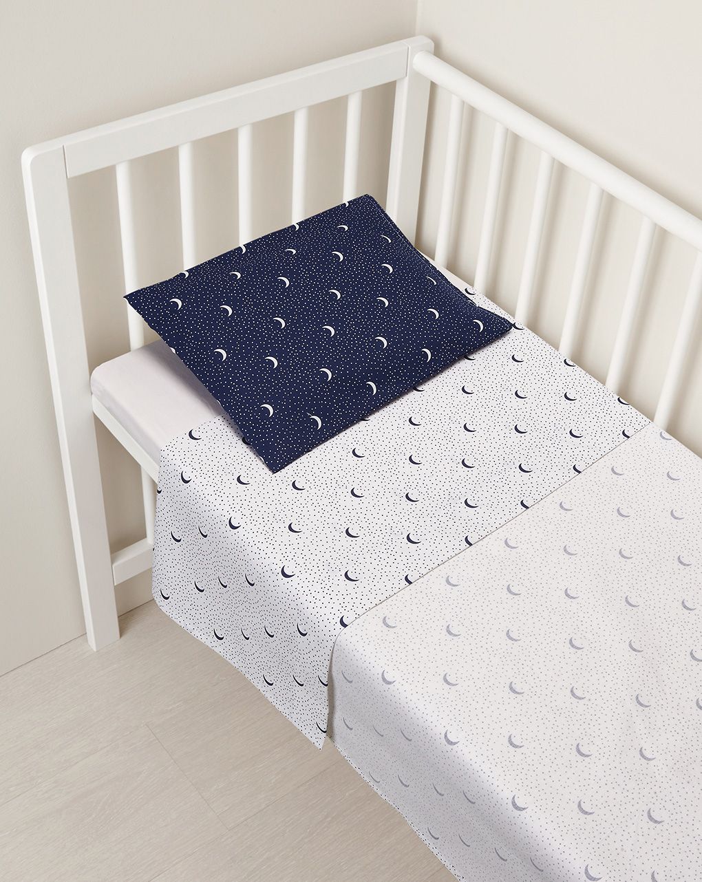 σετ για λίκνο με πουά και φεγγαράκια - Prénatal