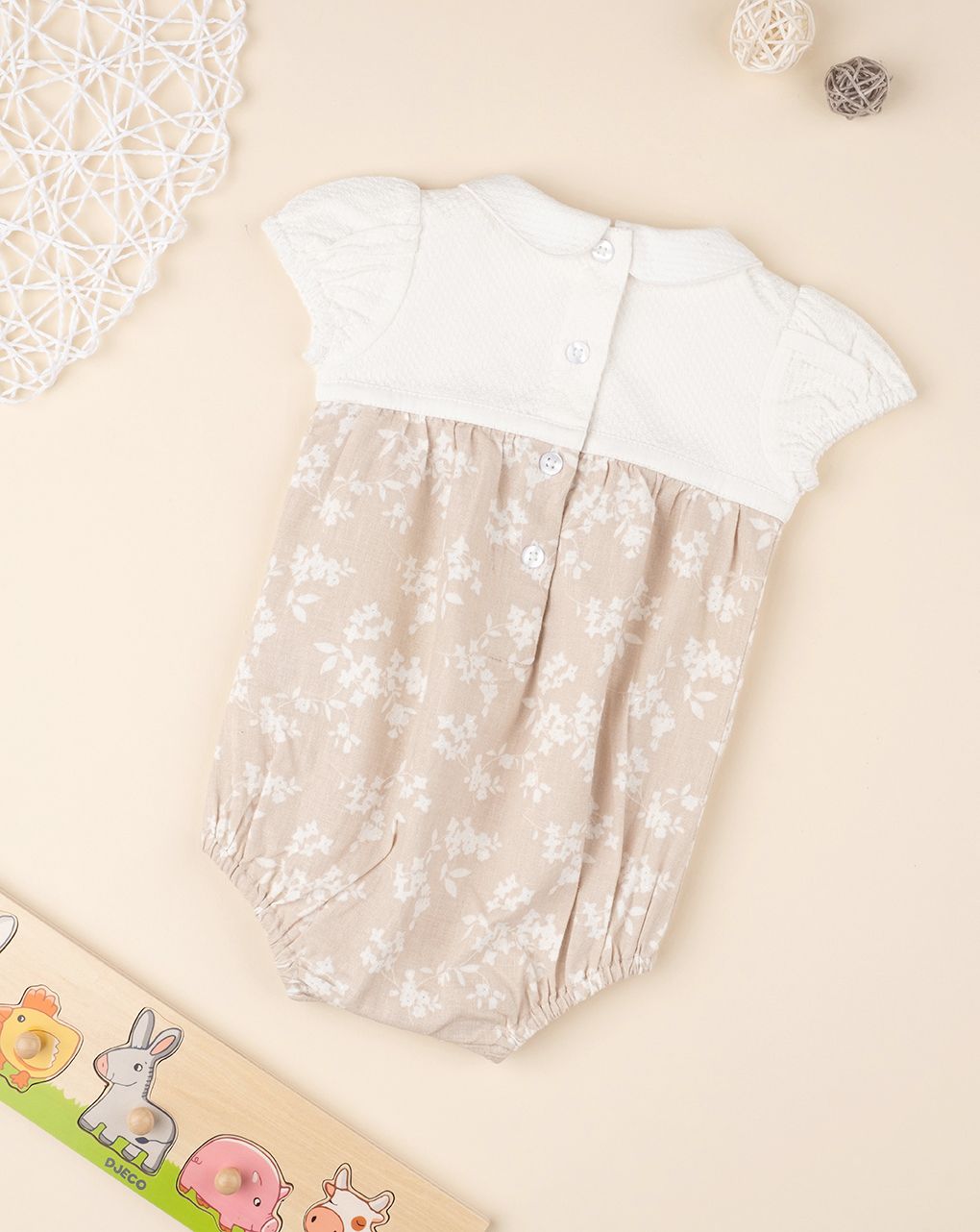 βρεφικό φορμάκι μπεζ λινό με λουλούδια για κορίτσι - Prénatal