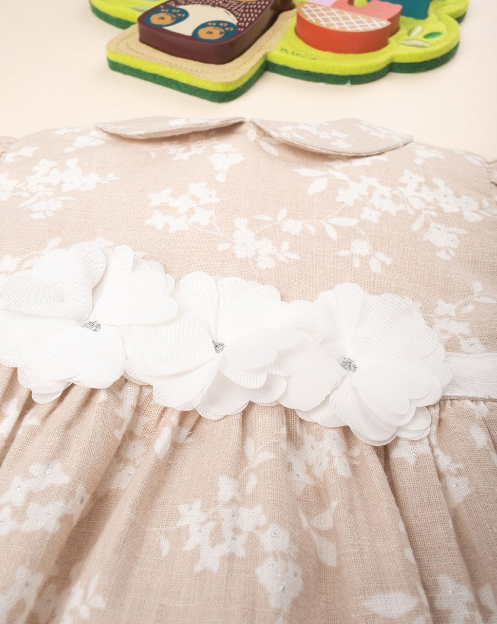 βρεφικό φορεματάκι λινό σε καφέ άμμου για κορίτσι - Prénatal