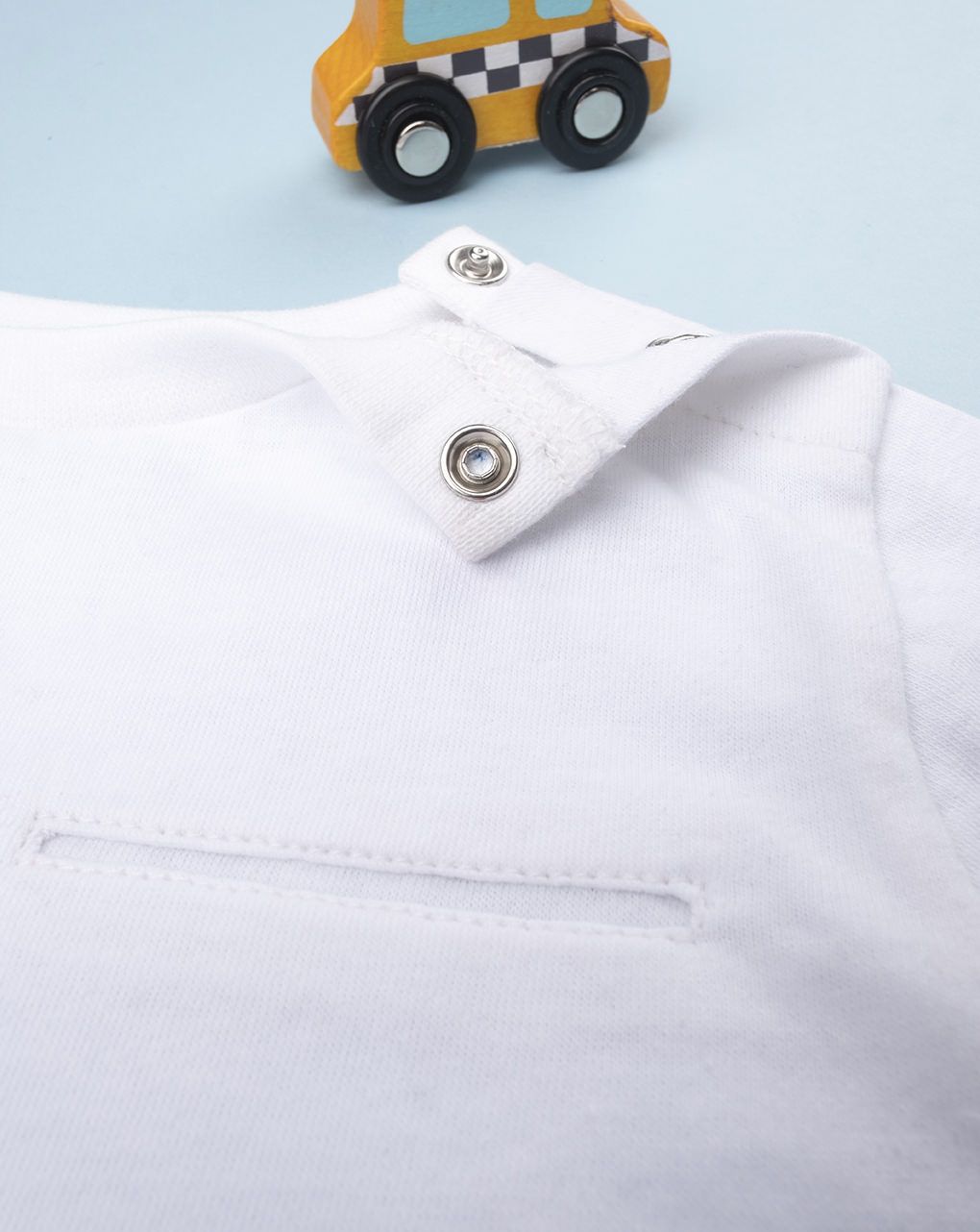 βρεφικό t-shirt λευκό με εφέ τσέπης για αγόρι - Prénatal