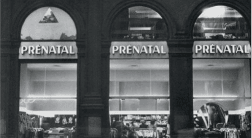 Από το 1963 ντύνουμε και συνοδεύουμε κάθε νέα ζωή στo υπέροχο ταξίδι της ανάπτυξης.   
Με στυλ και εμπειρία.