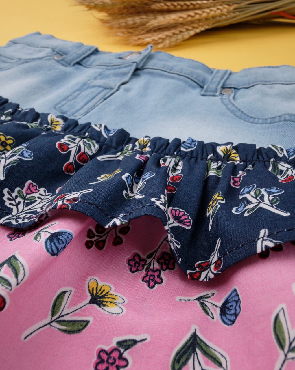 φούστα denim με πιέτες και λουλουδάκια για κορίτσι - Prénatal