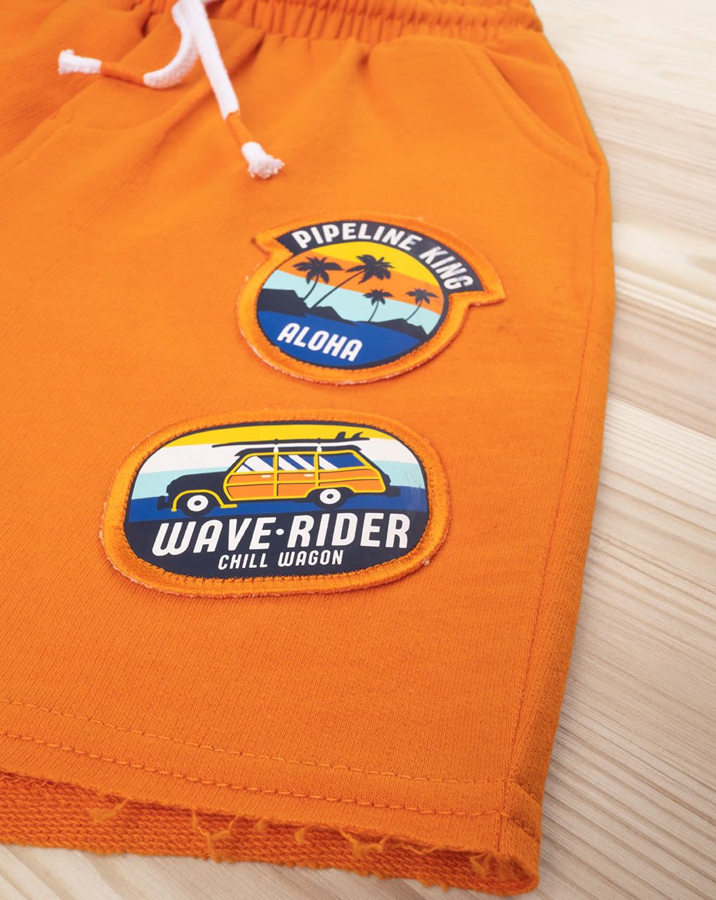 παιδικό σορτσάκι πορτοκαλί με patches για αγόρι - Prénatal