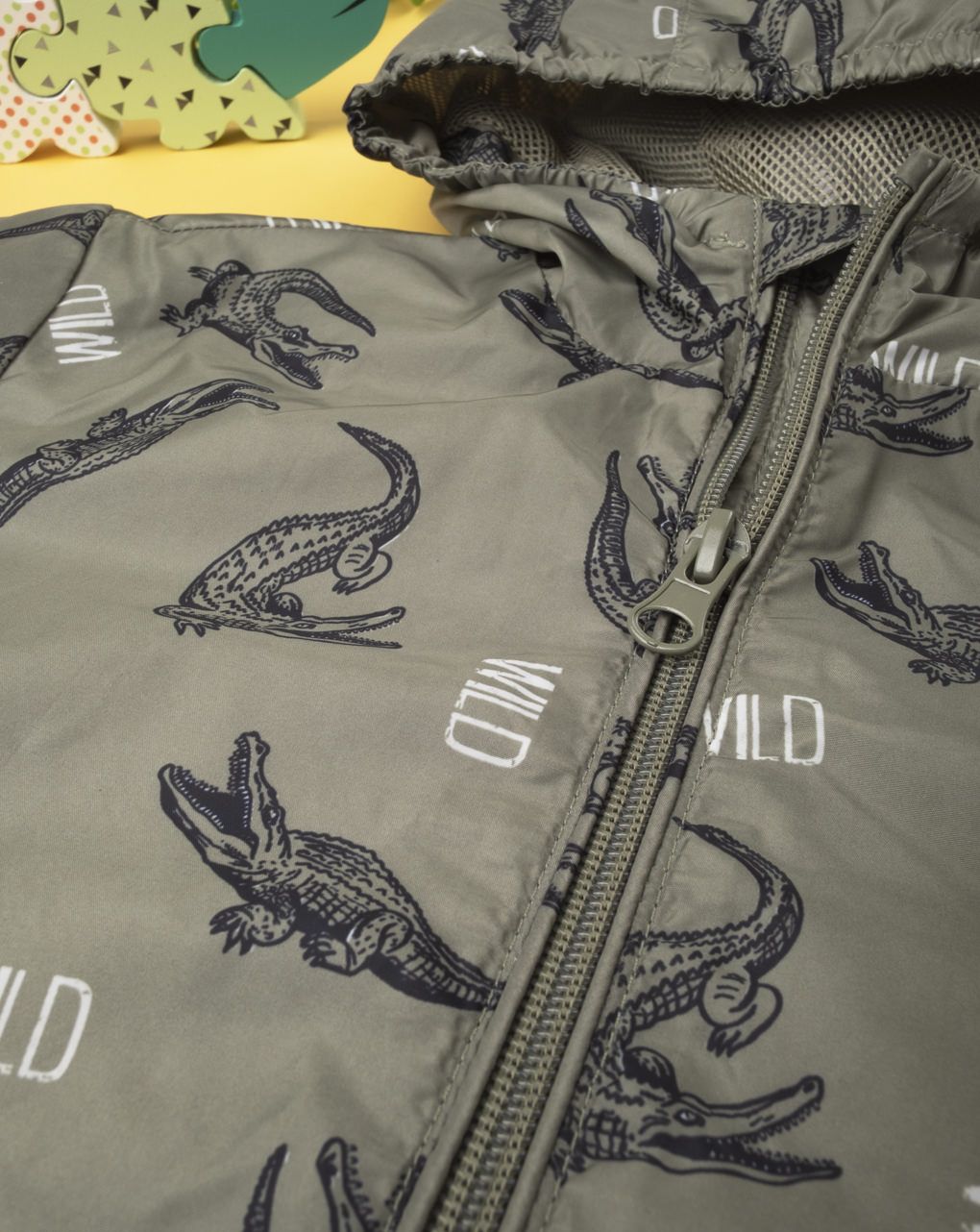 παιδικό μπουφάν αντιανεμικό χακί με κροκόδειλους για αγόρι - Prénatal