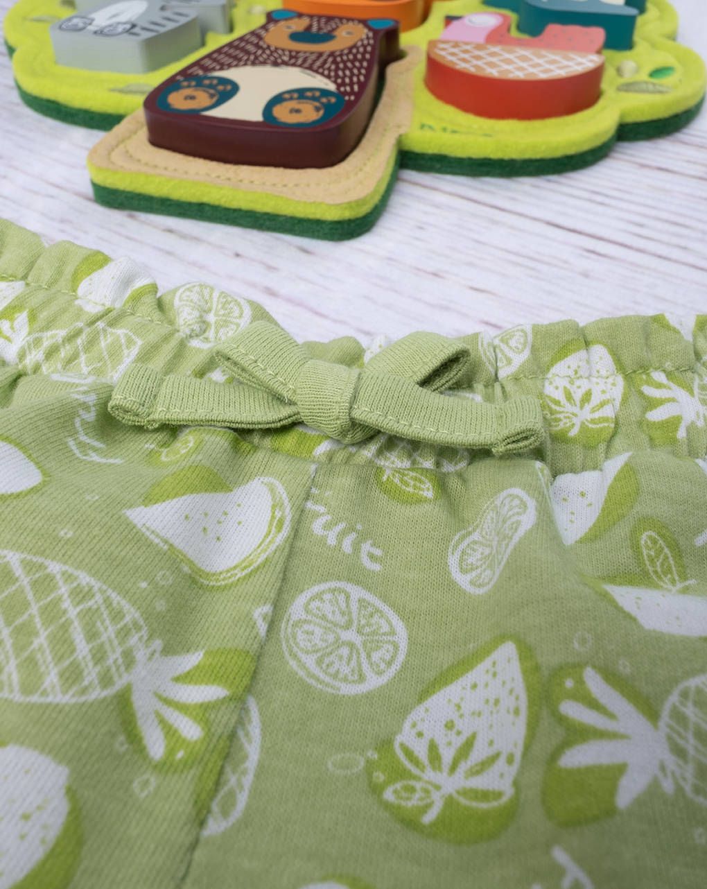 παιδικό σορτσάκι πράσινο με φρούτα για κορίτσι - Prénatal