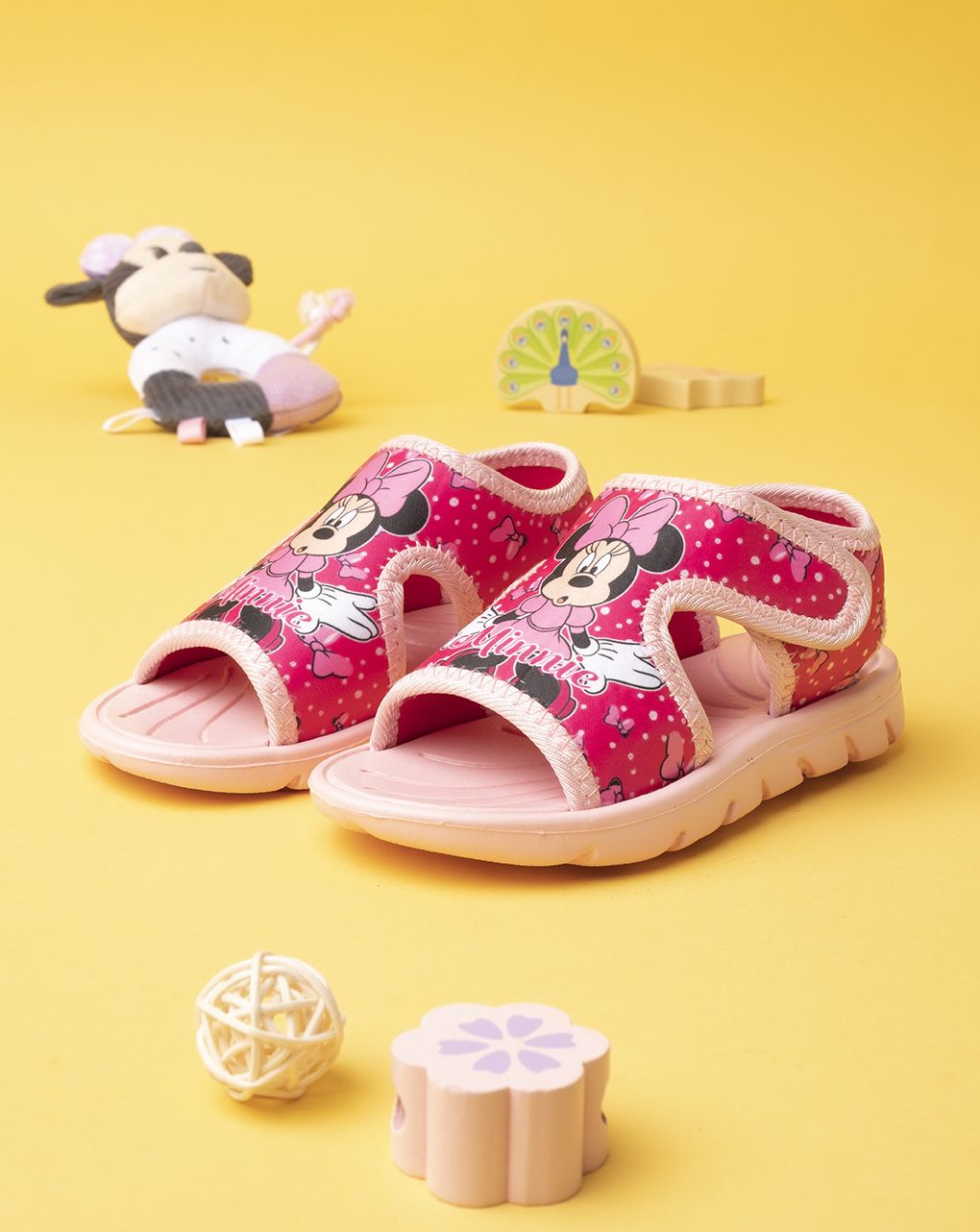 σανδάλια θαλάσσης φούξια με τη minnie για κορίτσι