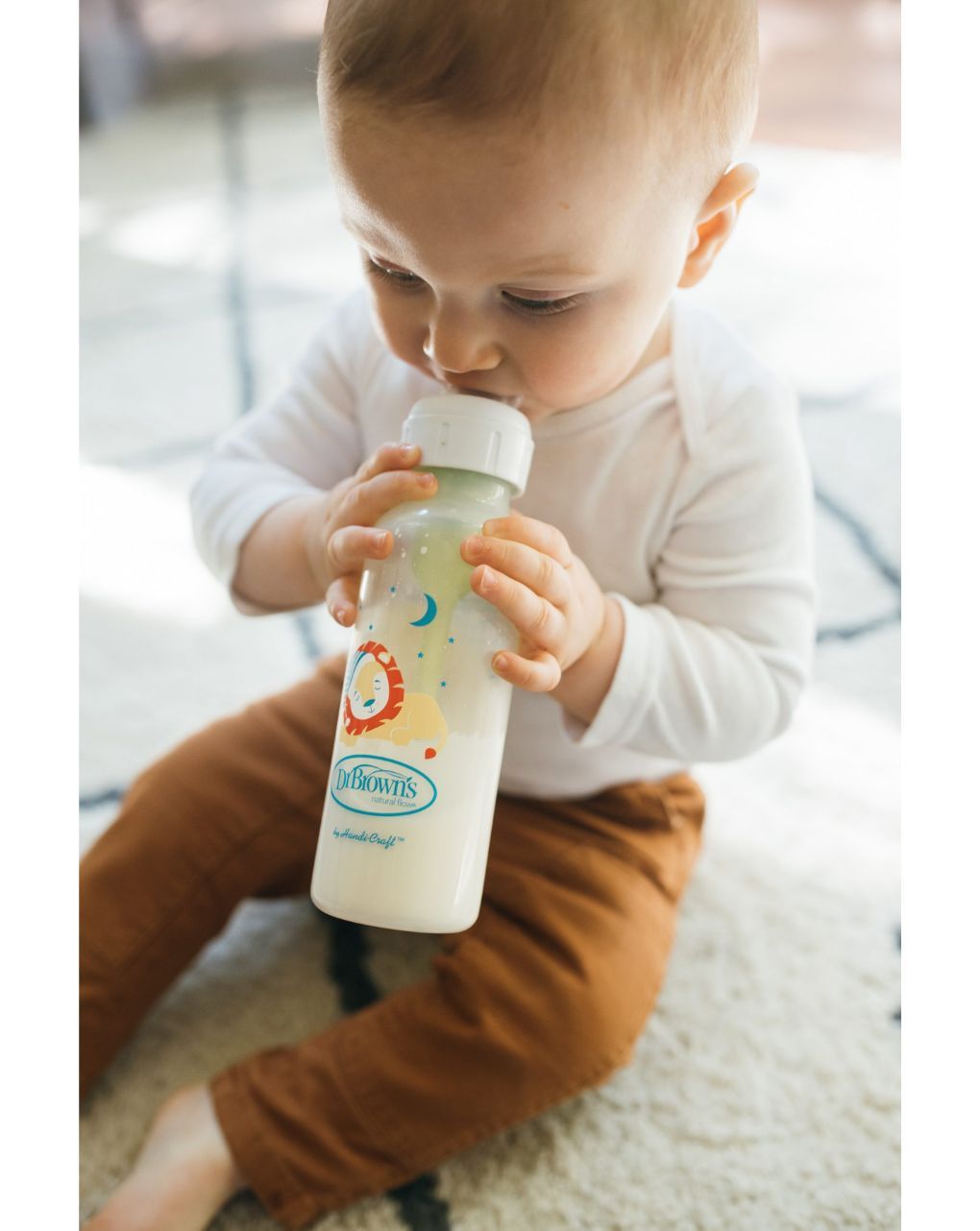 Dr. brown's options+ πλαστικό μπιμπερό με στενό λαιμό 250ml λιοντάρι 112.70.1hc.357 - Dr Browns