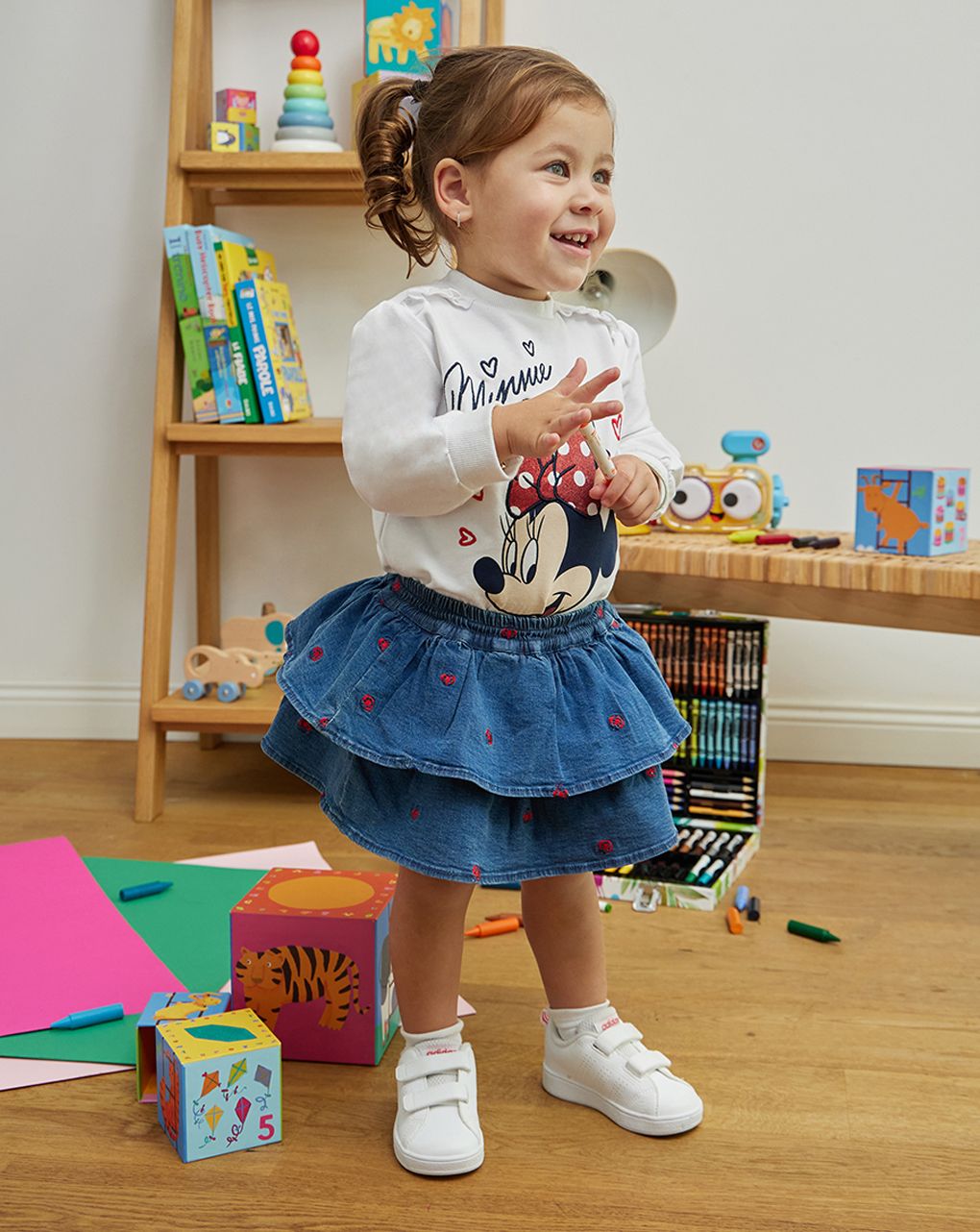 βρεφική μπλούζα φούτερ λευκή με τη minnie για κορίτσι