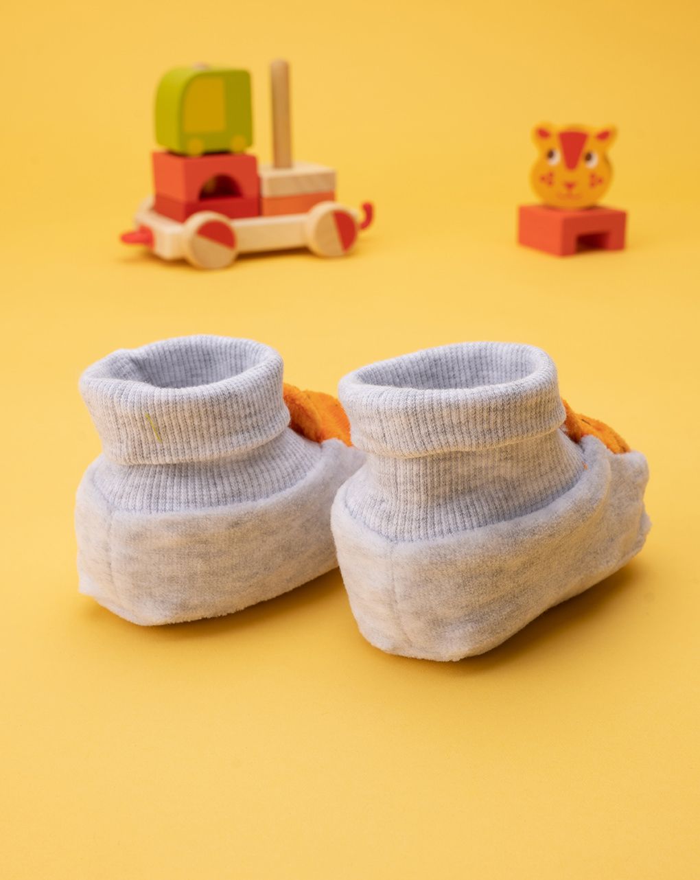 βρεφικά παπουτσάκια αγκαλιάς σενίλ γκρι με τίγρη για αγόρι - Prénatal