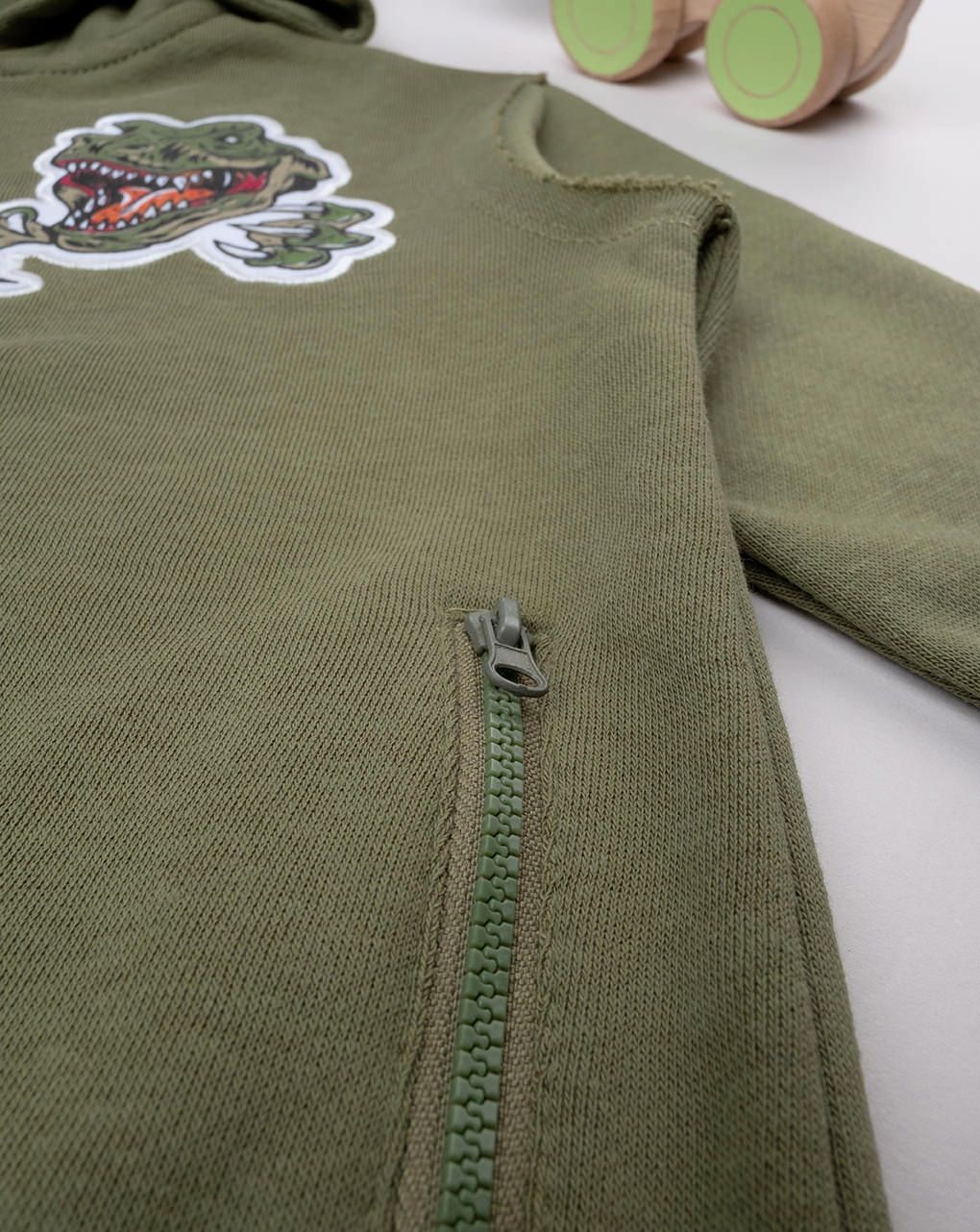 παιδική ζακέτα φούτερ χακί με δεινόσαυρο για αγόρι - Prénatal