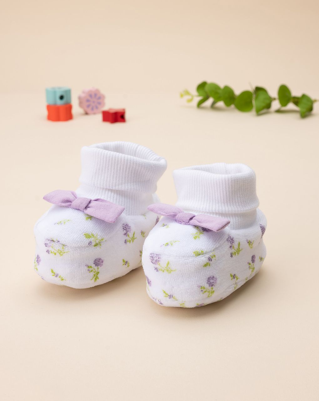 βρεφικά παπούτσια αγκαλιάς σενίλ λευκό φλοράλ για κορίτσι - Prénatal