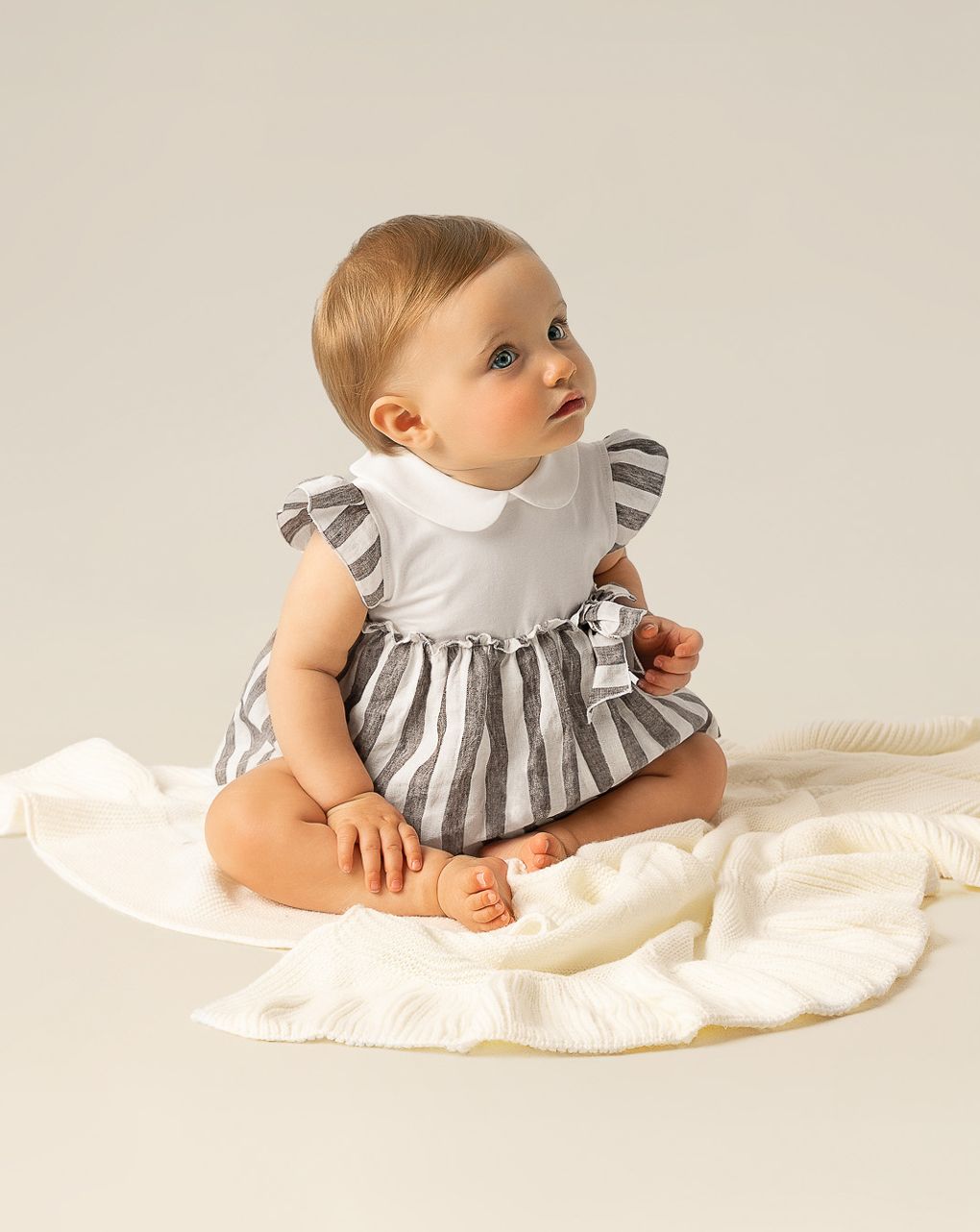 βρεφικό φόρεμα λινό ριγέ λευκό/γκρι για κορίτσι - Prénatal