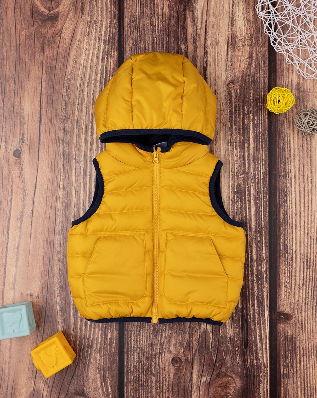 βρεφικό αμάνικο μπουφάν κίτρινο για αγόρι