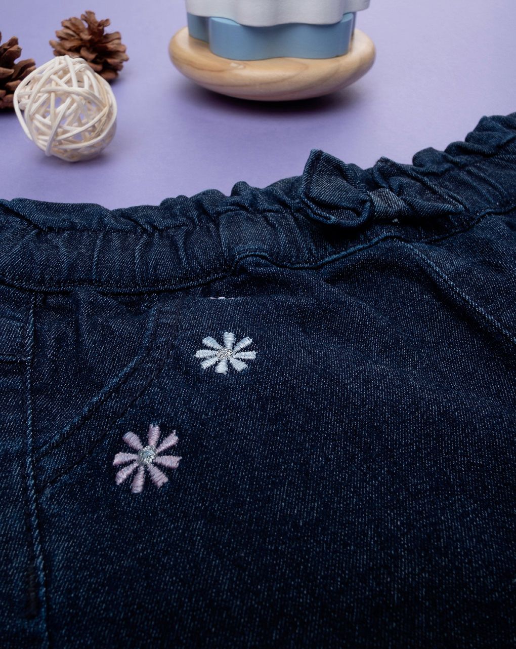 βρεφικό τζιν παντελόνι μπλε με μαργαρίτες για κορίτσι - Prénatal