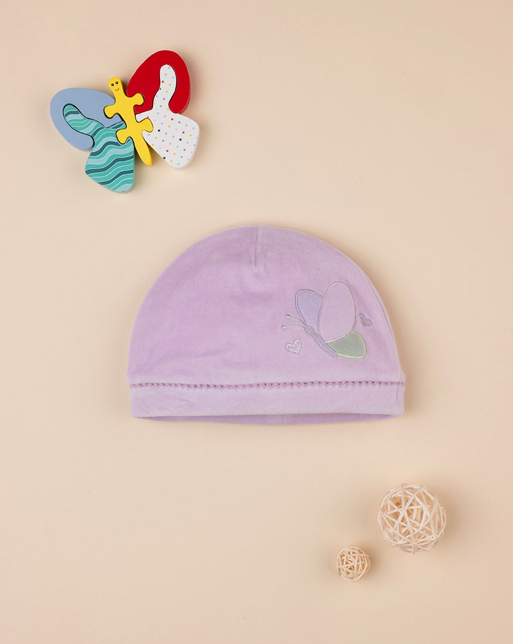 βρεφικό σκουφάκι σενίλ λιλά με πεταλούδα για κορίτσι