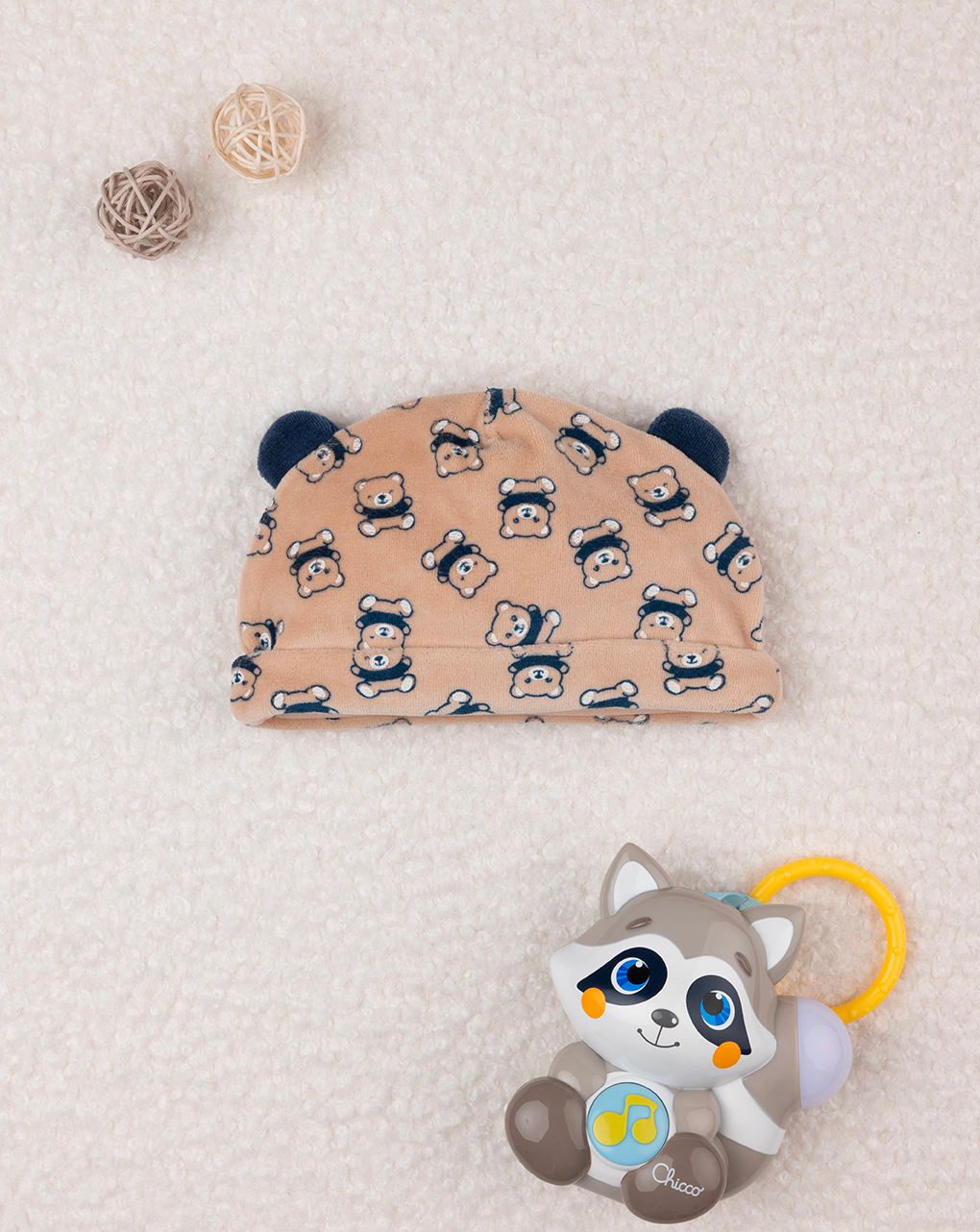βρεφικό σκουφάκι σενίλ καφέ με πάντα για αγόρι