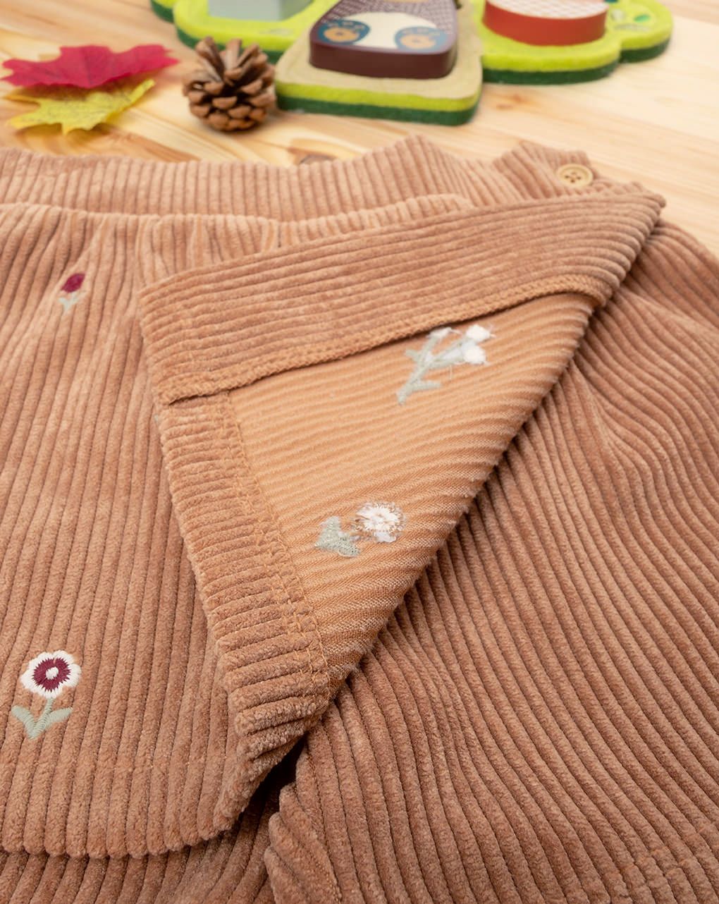 βρεφικό σορτσάκι βελουτέ καφέ φλοράλ για κορίτσι - Prénatal