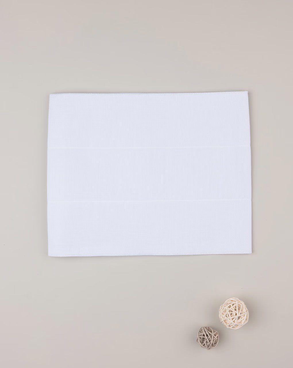 γυναικεία ζώνη για μετά τον τοκετό λευκή