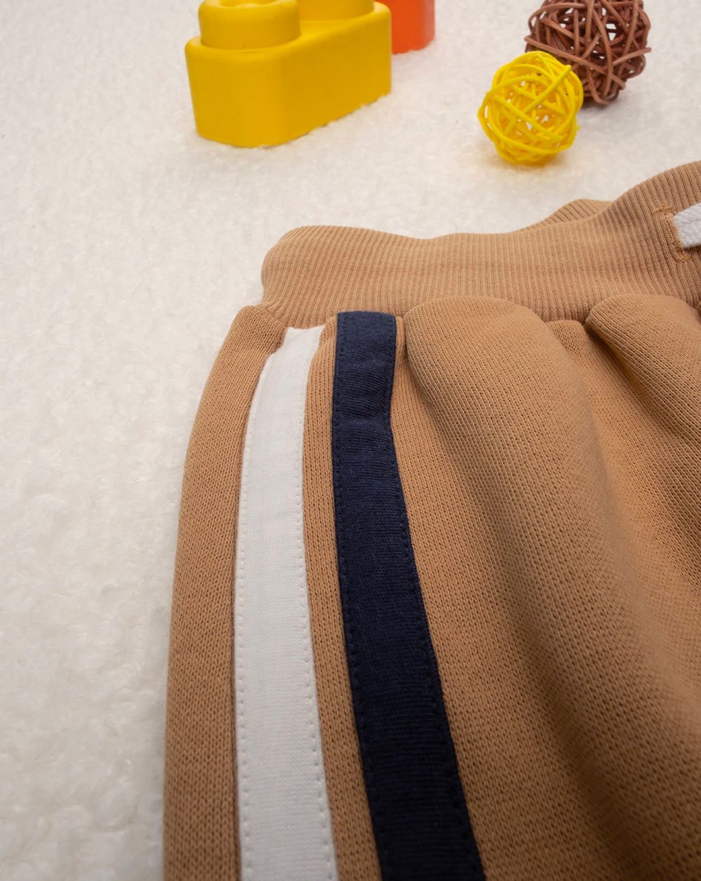 παιδικό παντελόνι φόρμας καφέ με ένθετα για αγόρι - Prénatal