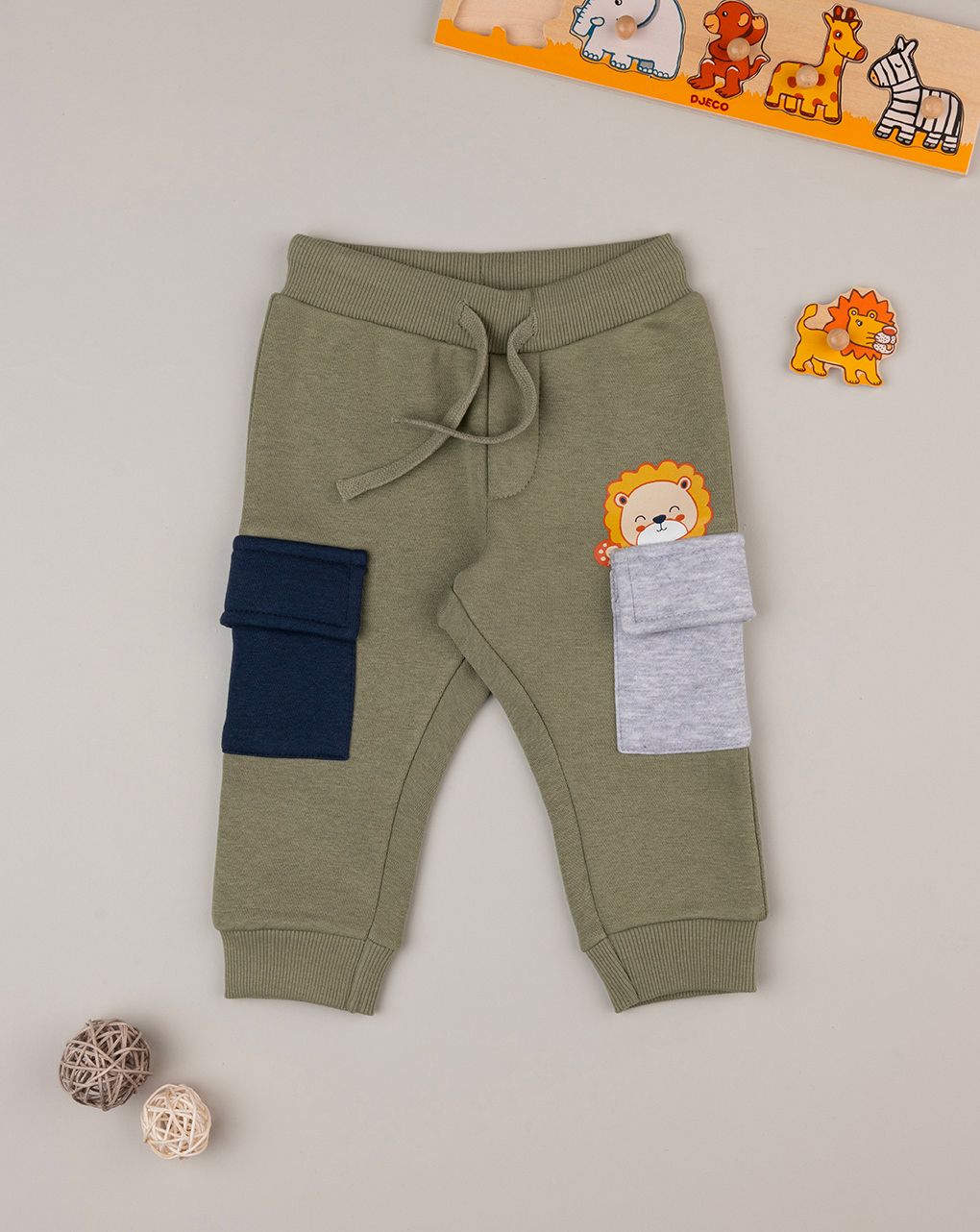 βρεφικό παντελόνι φούτερ χακί με λιονταράκι για αγόρι - Prénatal