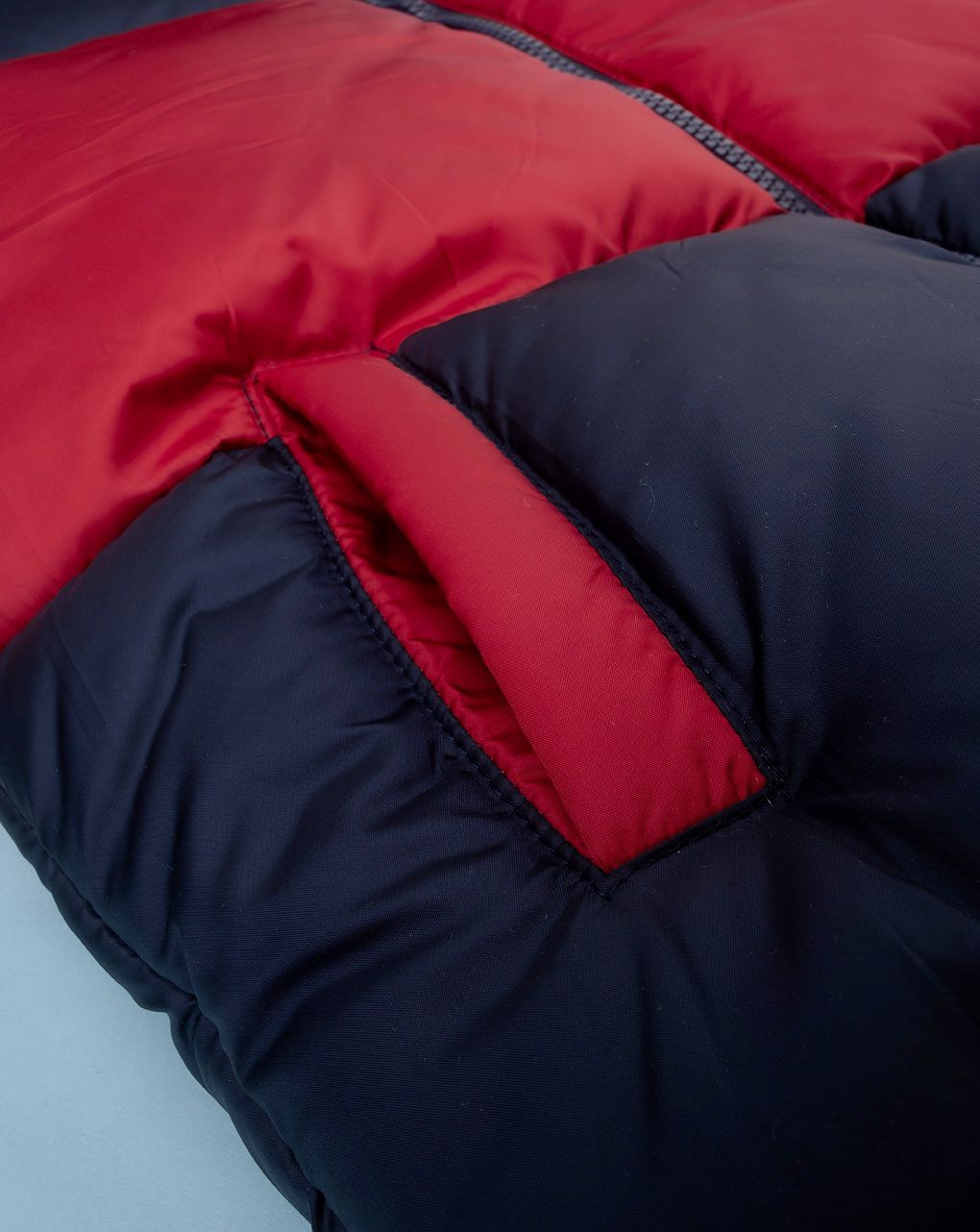 παιδικό μπουφάν φουσκωτό colorblock μπλε/κόκκινο για αγόρι - Prénatal
