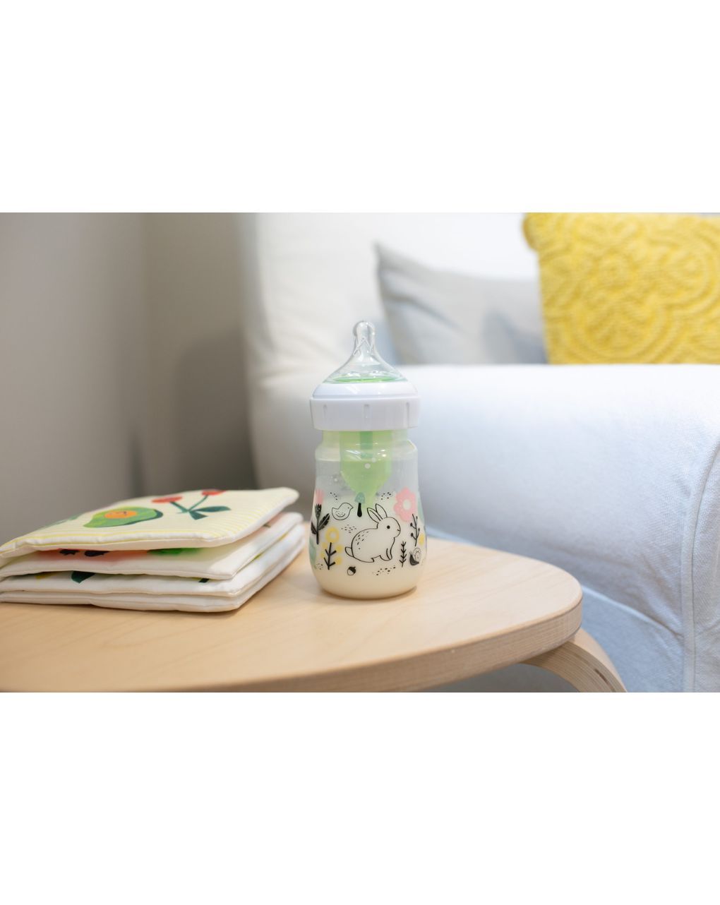 Dr. brown's options+ πλαστικό μπιμπερό με φαρδύ λαιμό & anti-colic λαγουδάκι 150ml 112.70.1hc.388 - Dr Browns