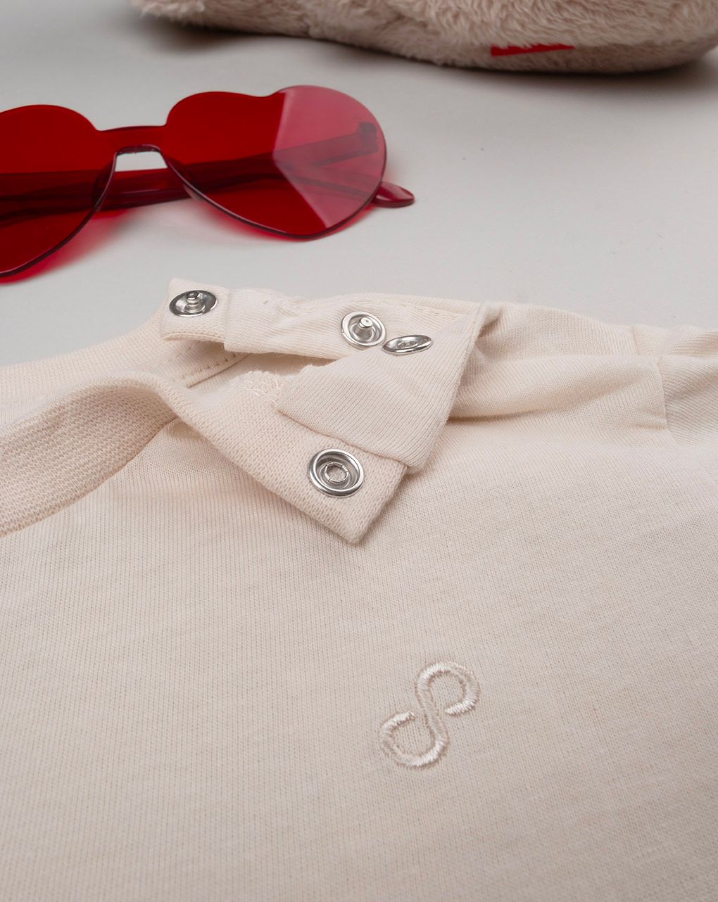 βρεφικό t-shirt basic μπεζ "άπειρο" για αγόρι - Prénatal