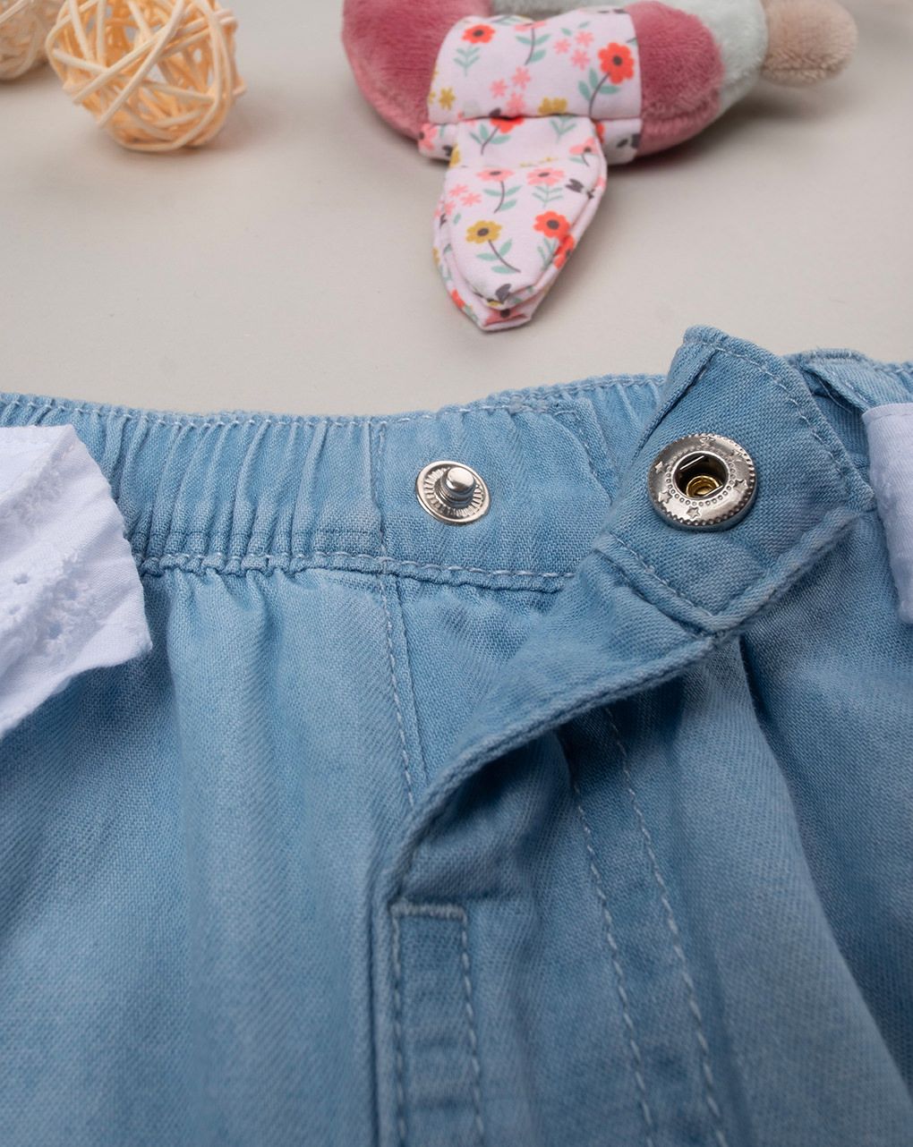 παιδικό σορτσάκι τζιν chambray με ζώνη για κορίτσι - Prénatal