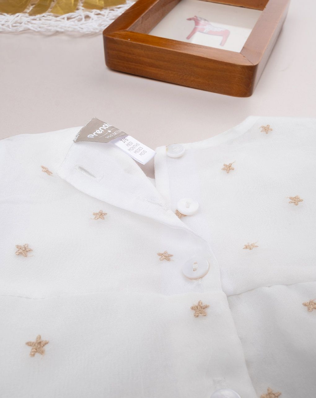 βρεφικό φορμάκι λευκό από οργάντζα με αστεράκια για κορίτσι - Prénatal