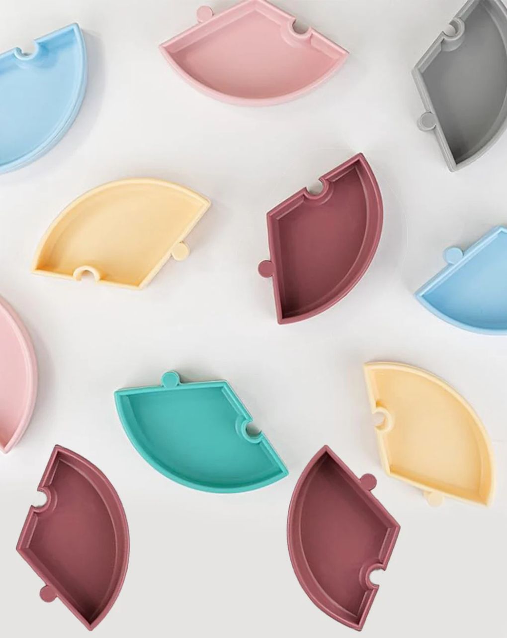 Minikoioi πιάτο puzzle σιλικόνης με αποσπώμενες θέσεις river green/grey 0907-101390008 - MinikOiOi