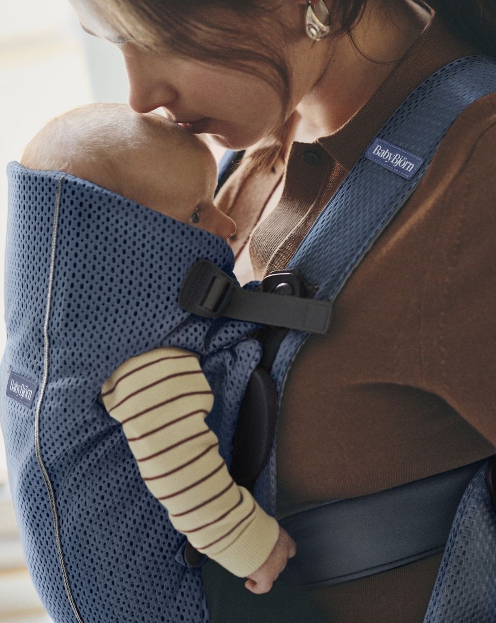Babybjörn μάρσιπος mini 3d mesh navy blue 1408-021008e1 - Baby Bjorn