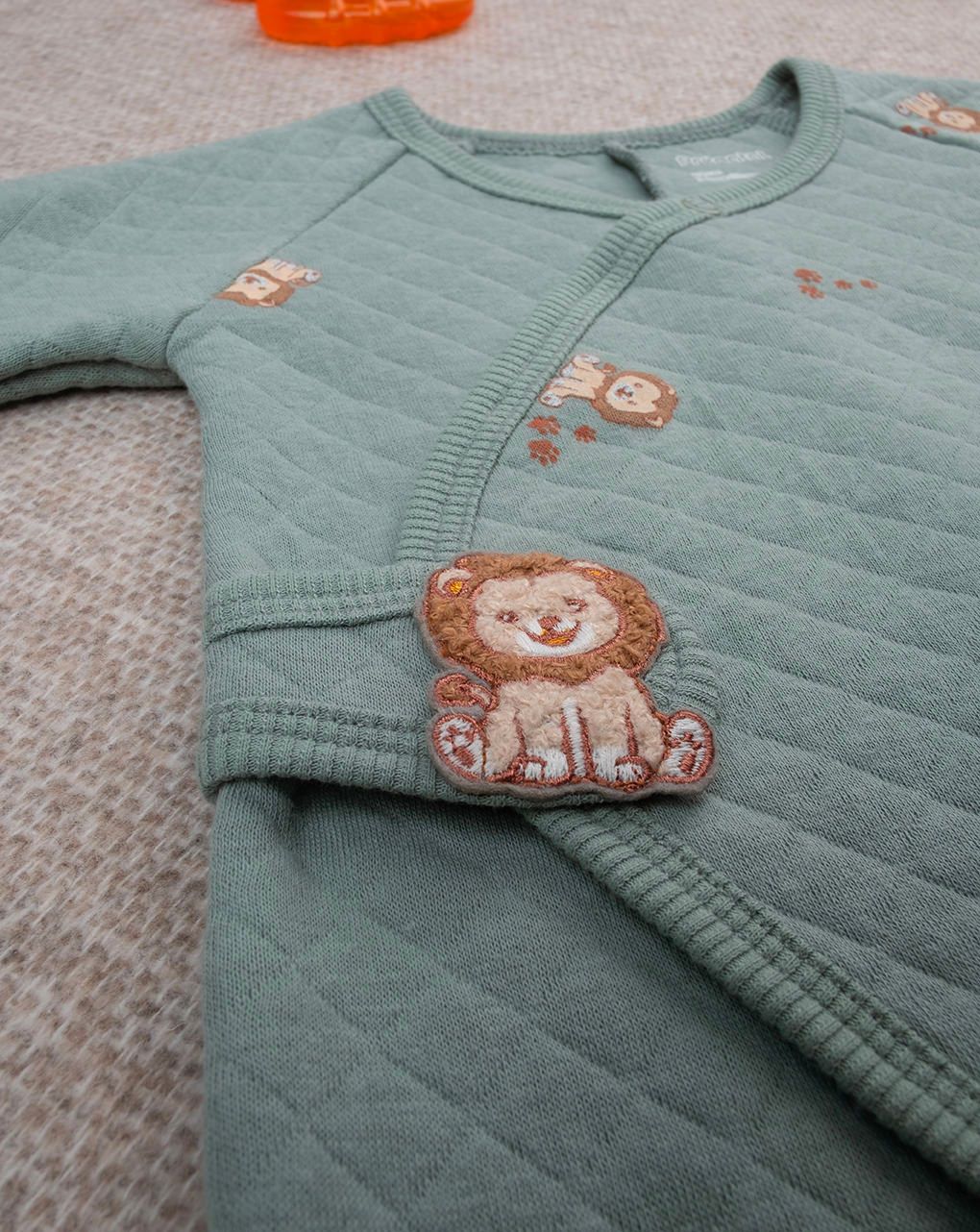 βρεφικό φορμάκι καπιτονέ χακί με λιονταράκια για αγόρι - Prénatal