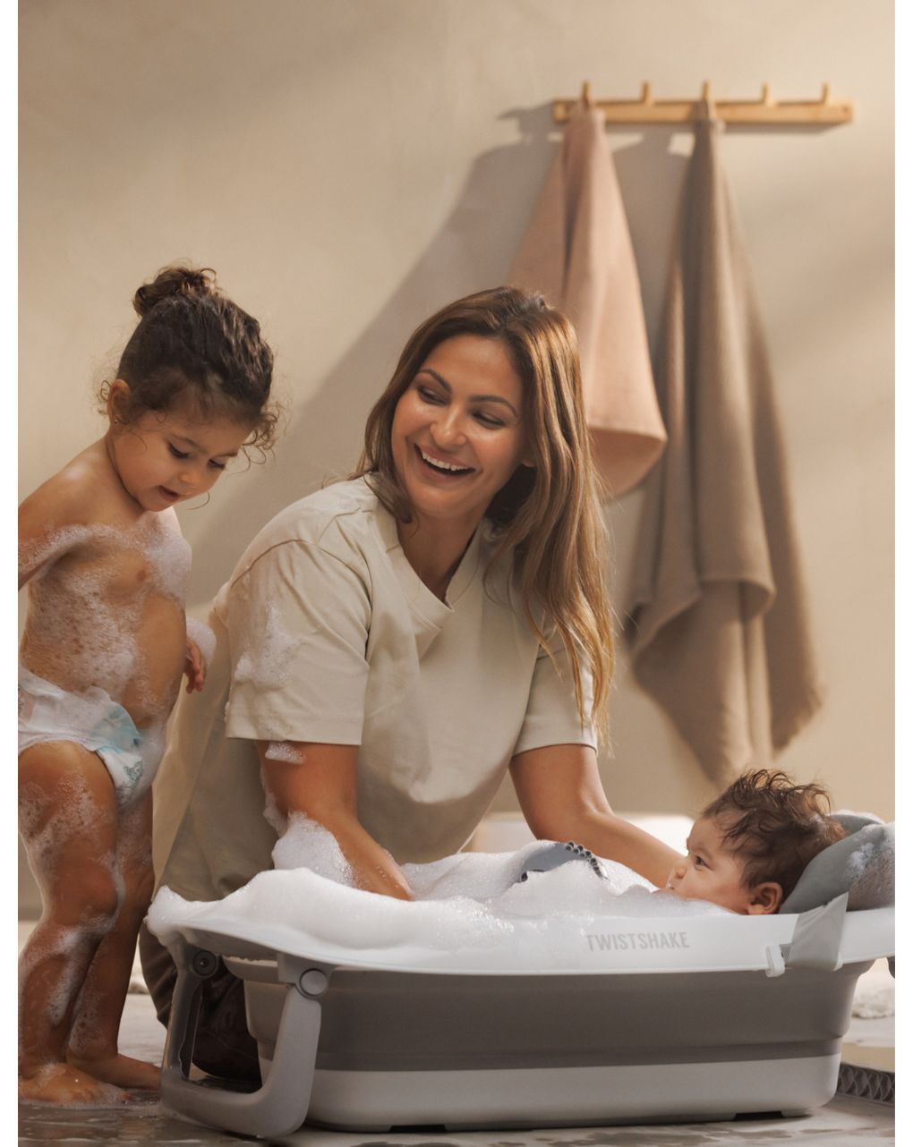 Twistshake βρεφικό μπανάκι + βρεφικό ένθετο pastel grey 32-08-78538 - Twistshake