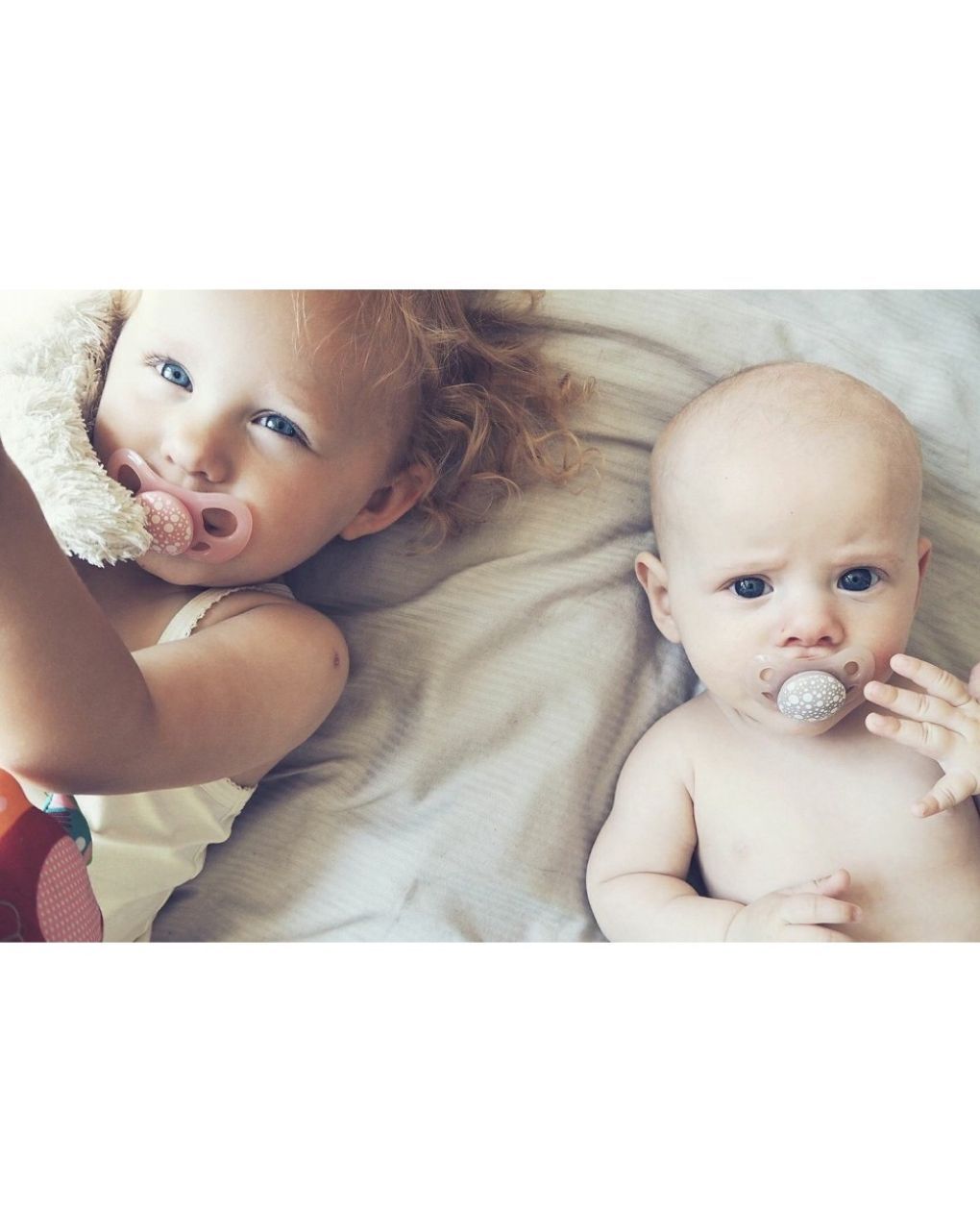 Twistshake σετ 2 πιπίλες 6m+ παστέλ γκρι-λευκό 32-08-78595 - Twistshake