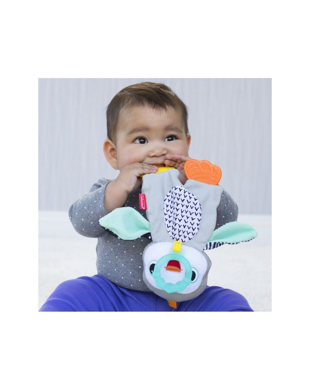Infantino μασητικό πιγκουίνος cuddly teether b-316329-01 - INFANTINO