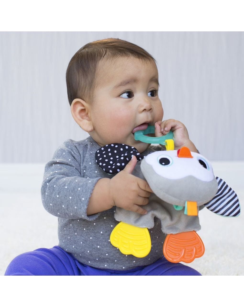 Infantino μασητικό πιγκουίνος cuddly teether b-316329-01 - INFANTINO