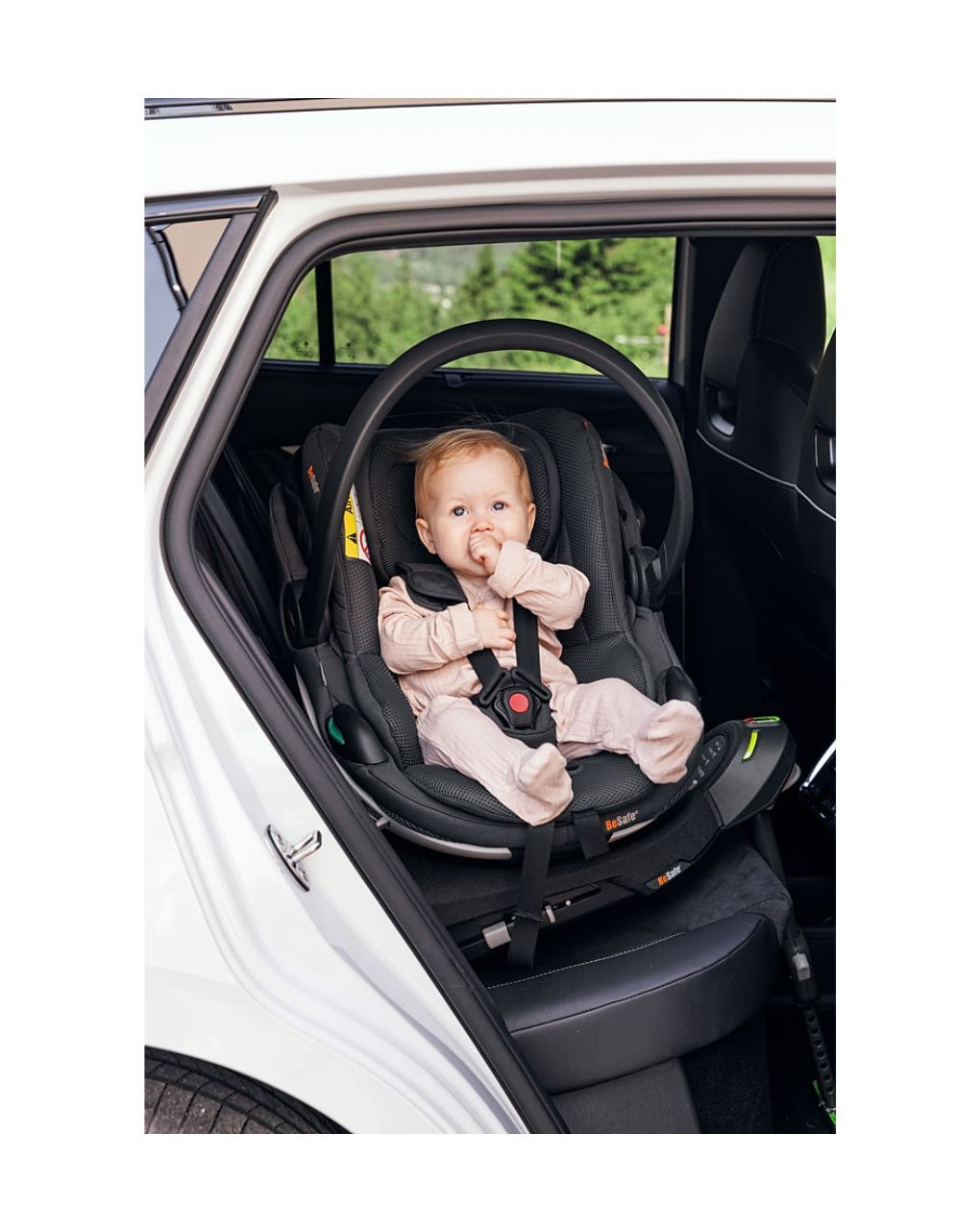 Besafe κάθισμα αυτοκινήτου go beyond i-size (40-87cm) black cab 11036236.fbc - Be Safe