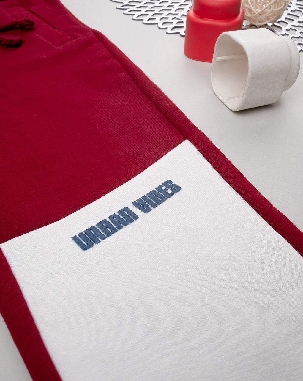 παιδικό παντελόνι φόρμας μπορντώ/λευκό urban vibes για αγόρι - Prénatal