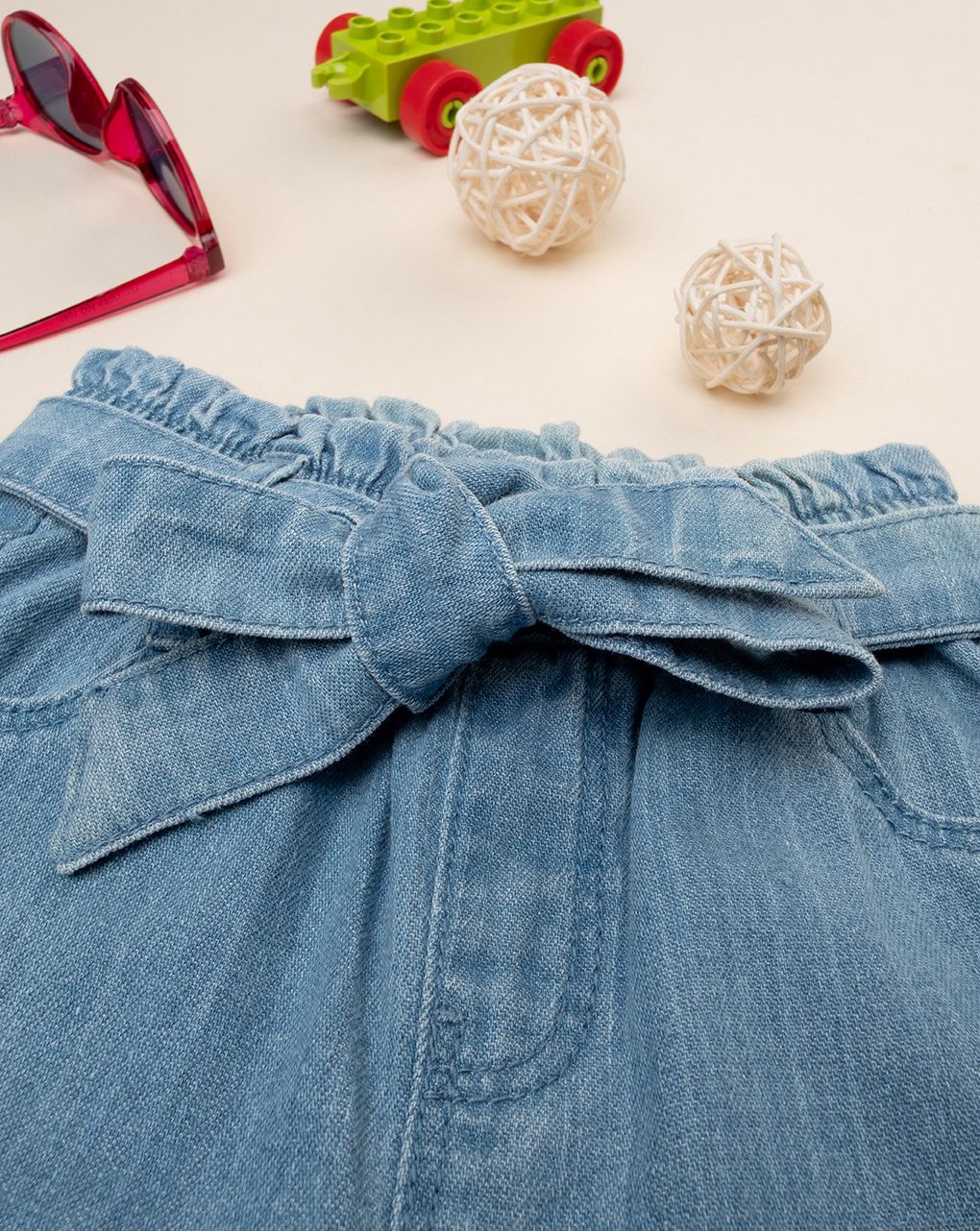 βρεφικό τζιν παντελόνι μπλε ανοιχτό με ζώνη για κορίτσι - Prénatal