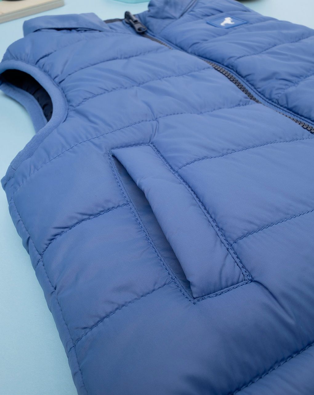 βρεφικό αμάνικο μπουφάν μπλε με δεινόσαυρο για αγόρι - Prénatal