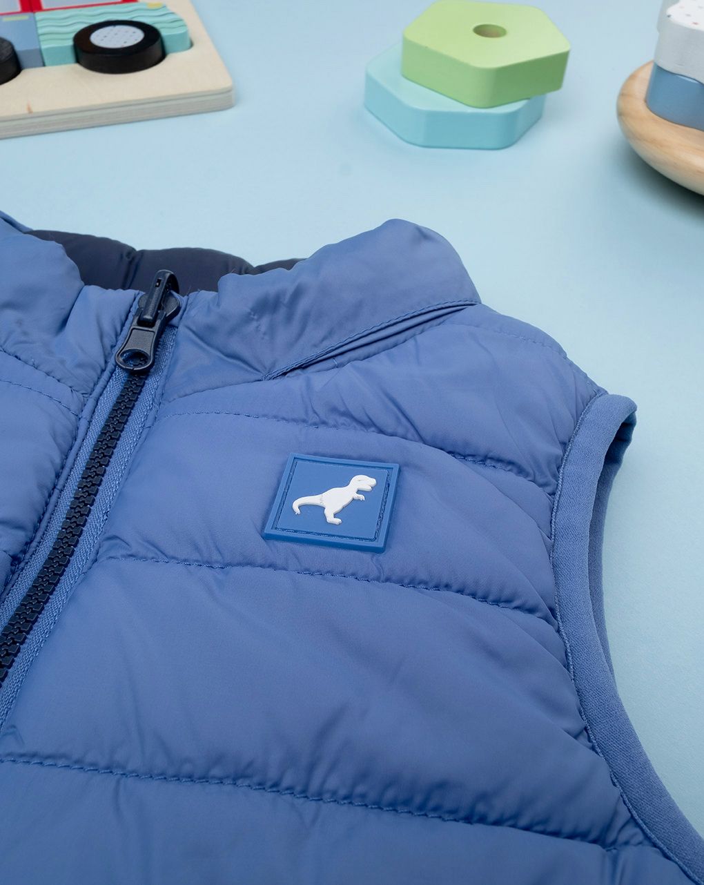 βρεφικό αμάνικο μπουφάν μπλε με δεινόσαυρο για αγόρι - Prénatal