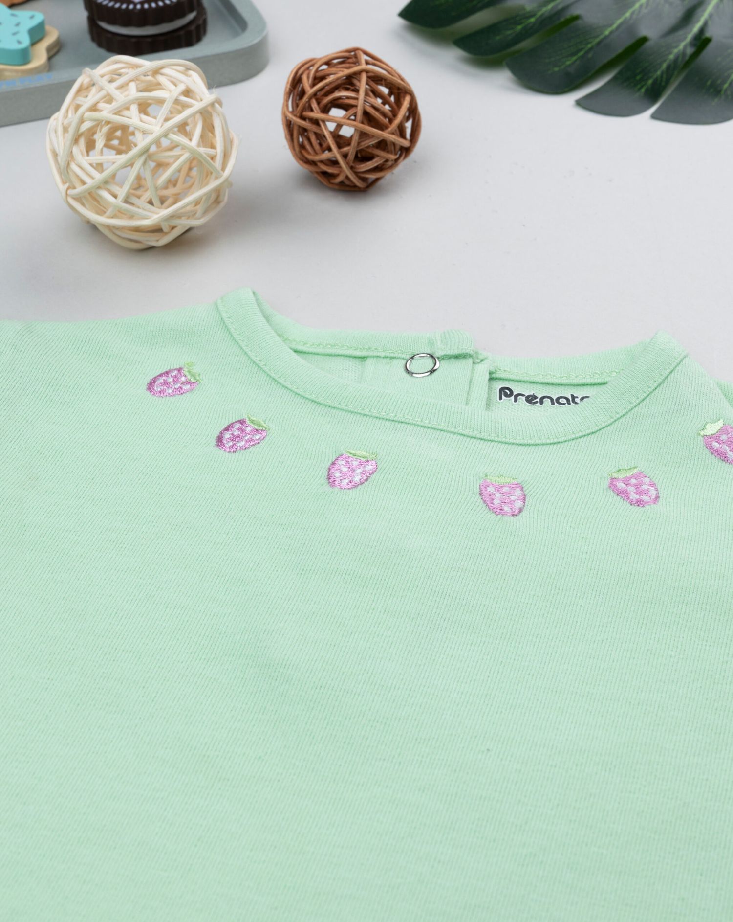 βρεφικό t-shirt πράσινο με φράουλες για κορίτσι - Prénatal
