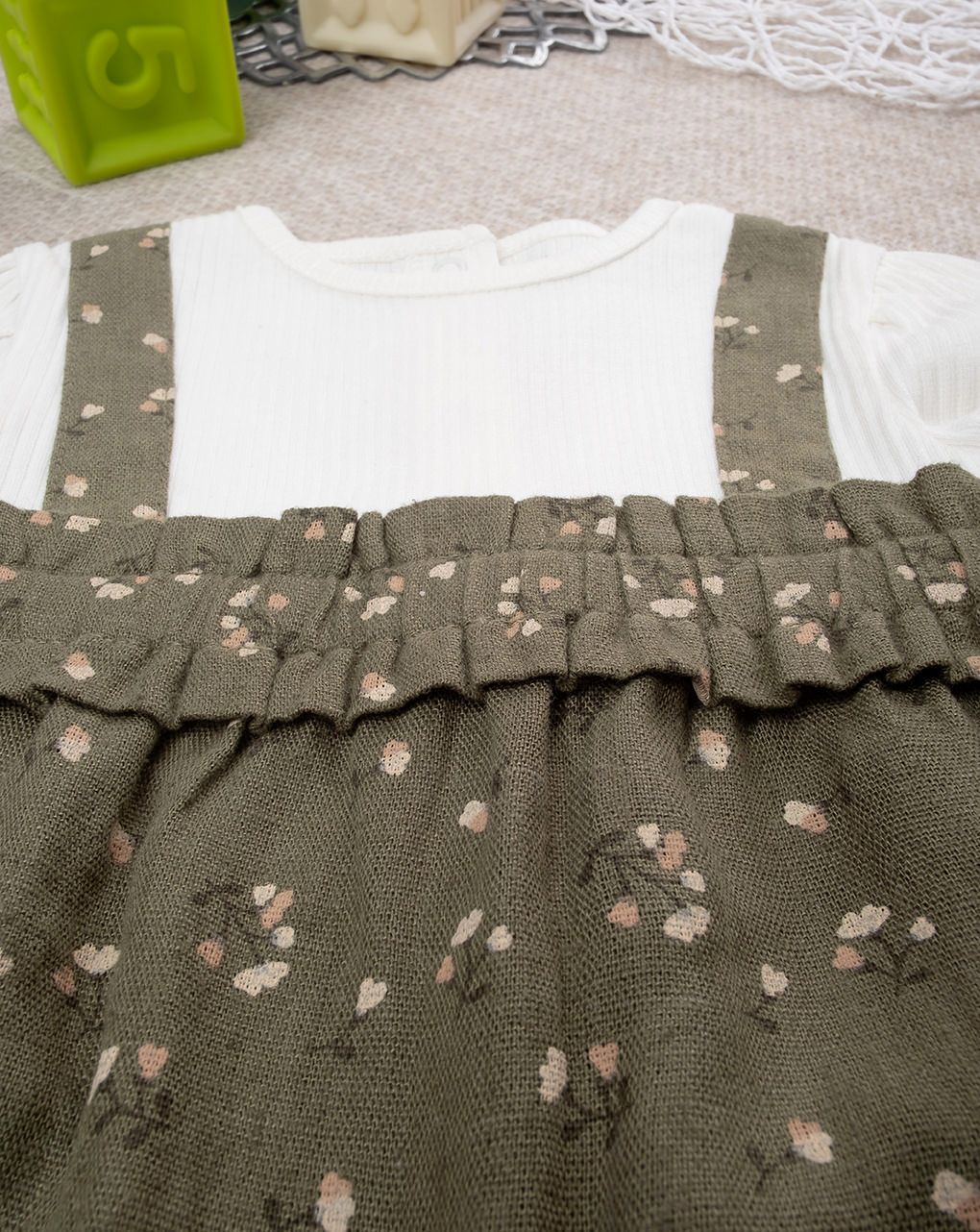 βρεφικό φορμάκι χακί/λευκό φλοράλ για κορίτσι - Prénatal