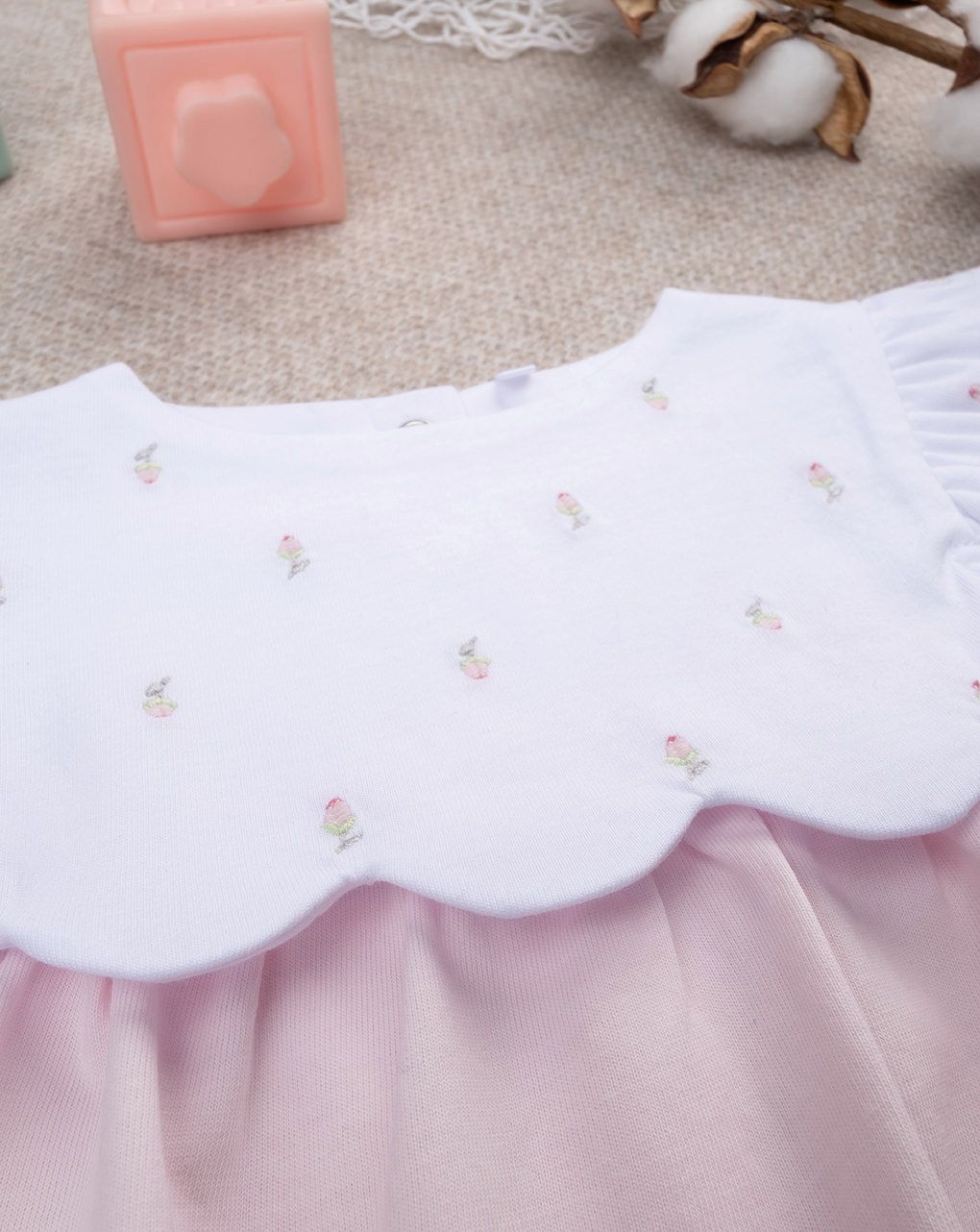 βρεφικό φορμάκι λευκό/ροζ με λουλούδια για κορίτσι - Prénatal